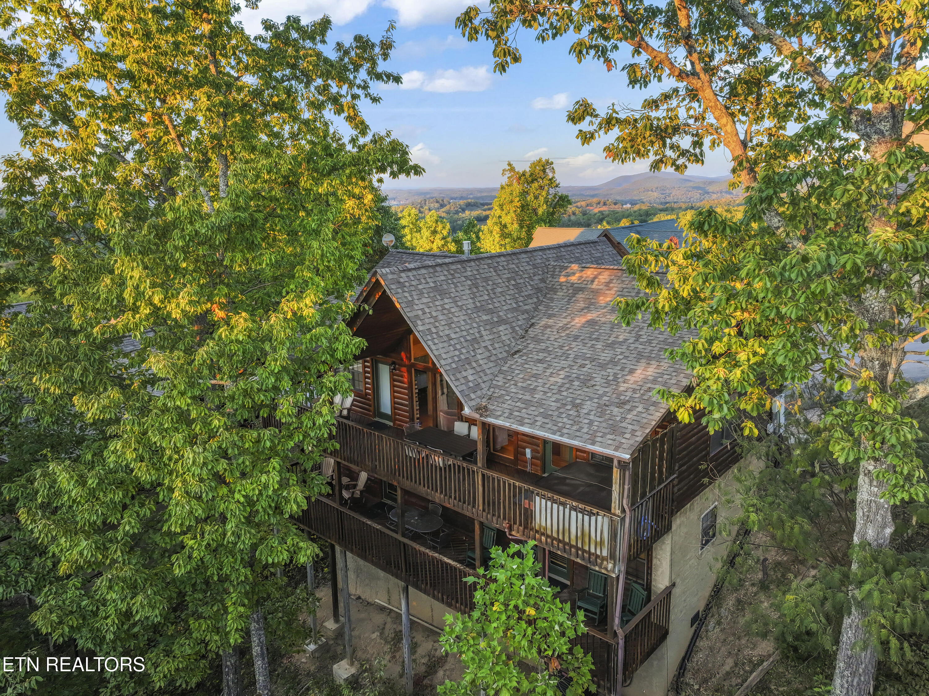 1550 Bears Den Way Sevierville TN 37876