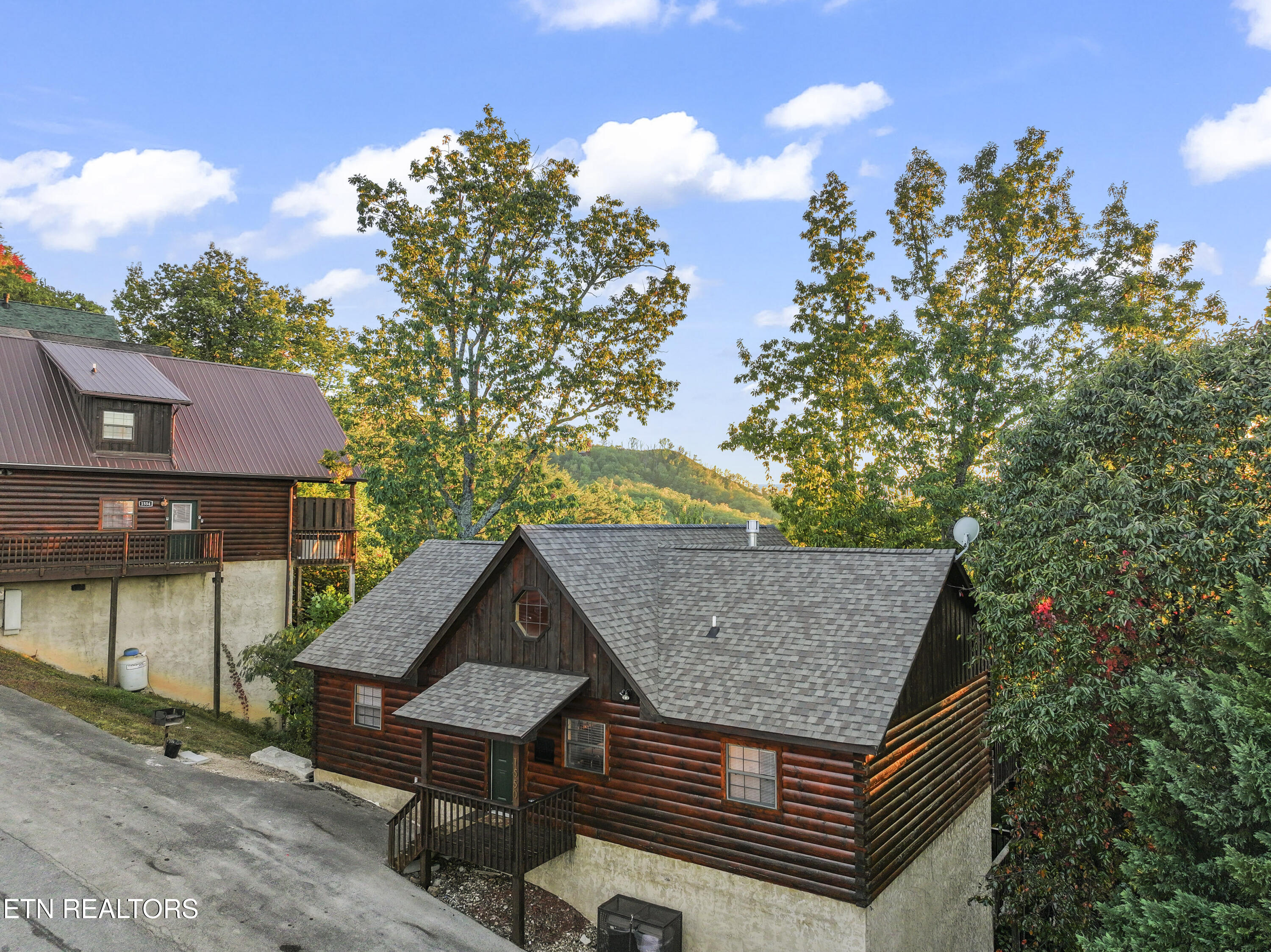 1550 Bears Den Way Sevierville TN 37876