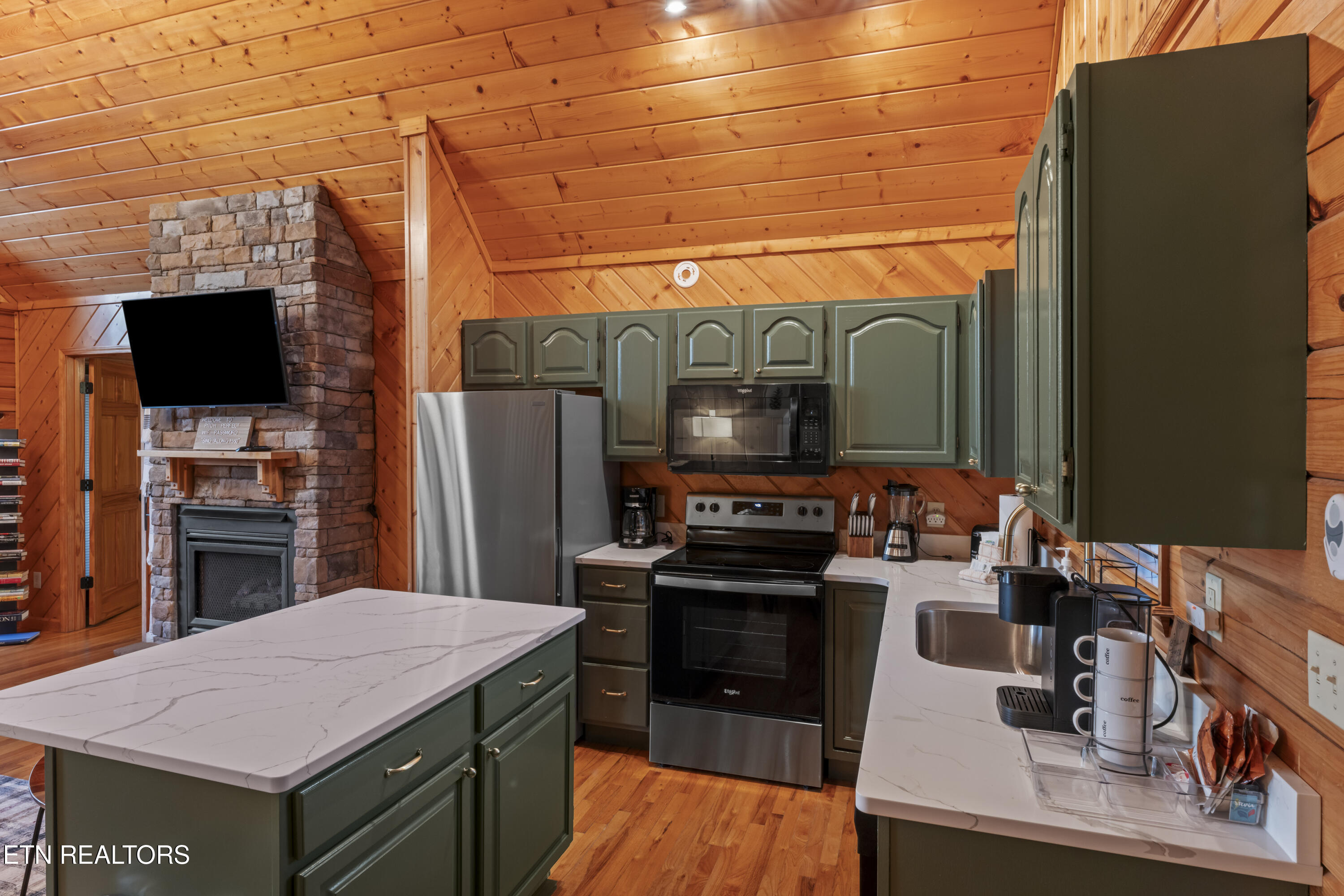 1550 Bears Den Way Sevierville TN 37876