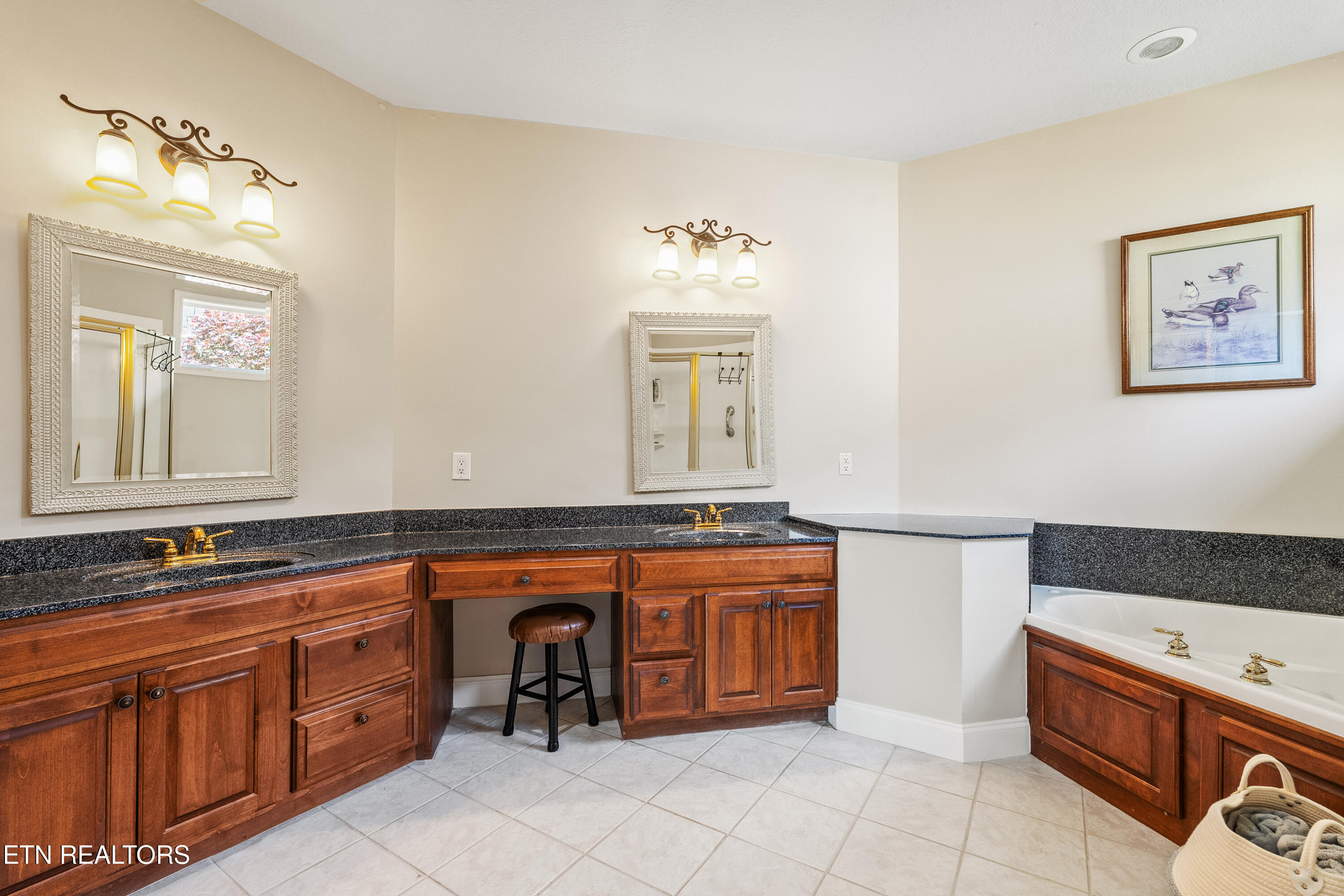 204 Kingbird Drive Vonore TN 37885