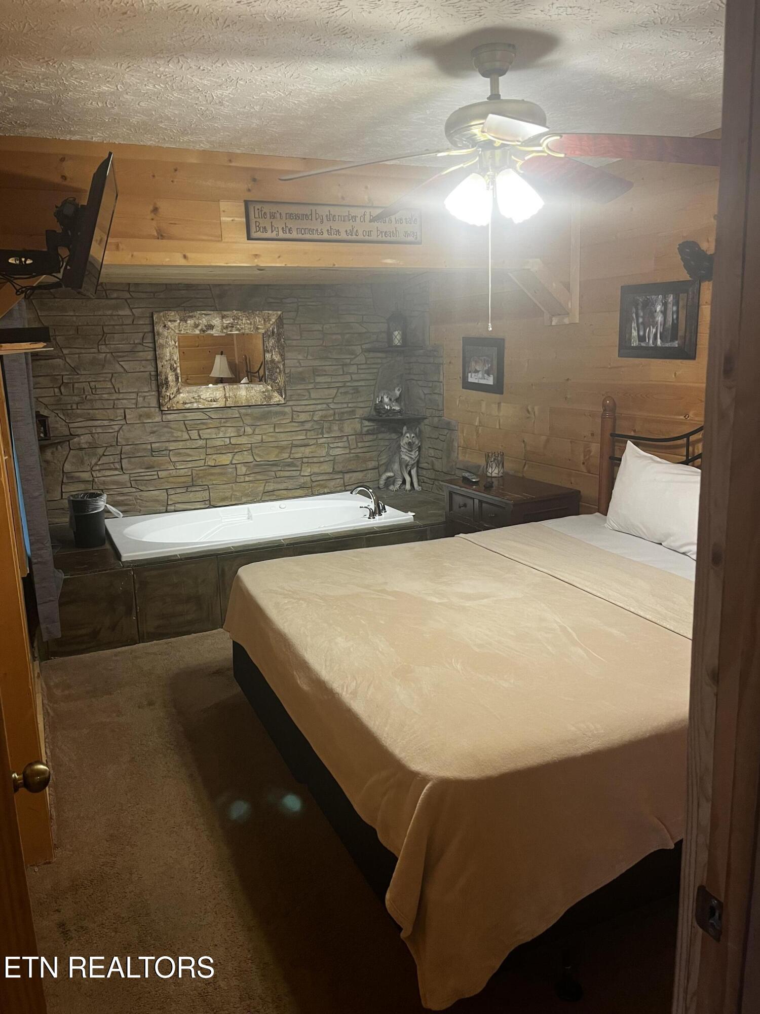 1724 N Dogwood Lane Sevierville TN 37876