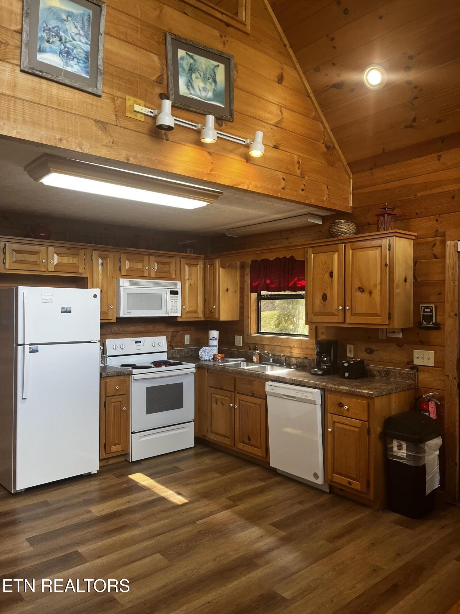 1724 N Dogwood Lane Sevierville TN 37876
