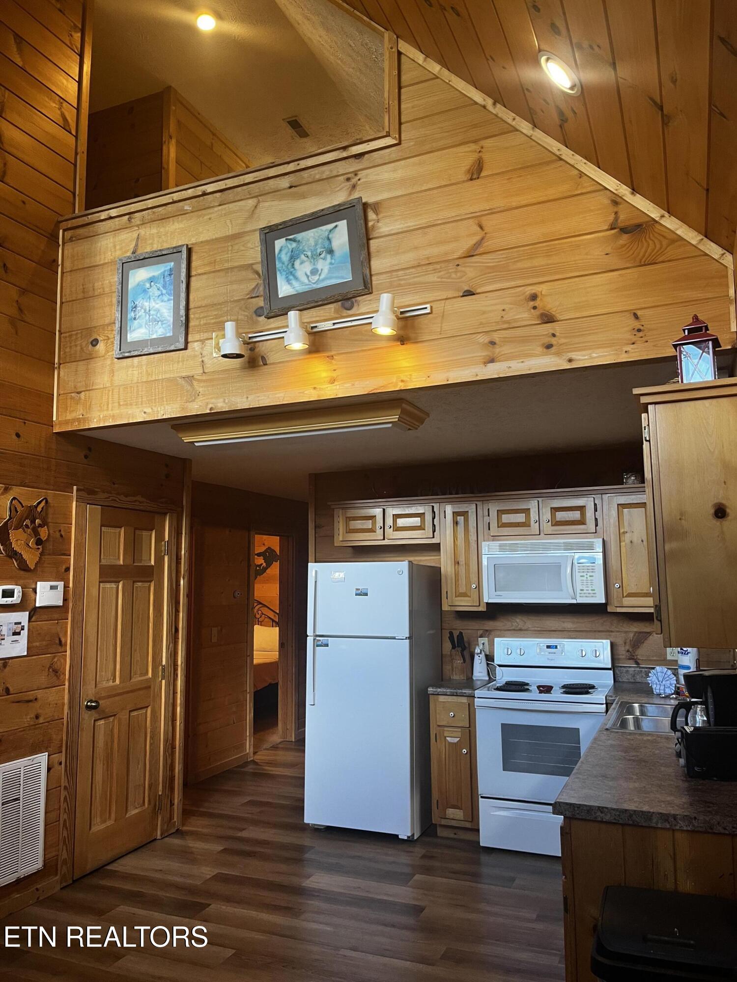 1724 N Dogwood Lane Sevierville TN 37876