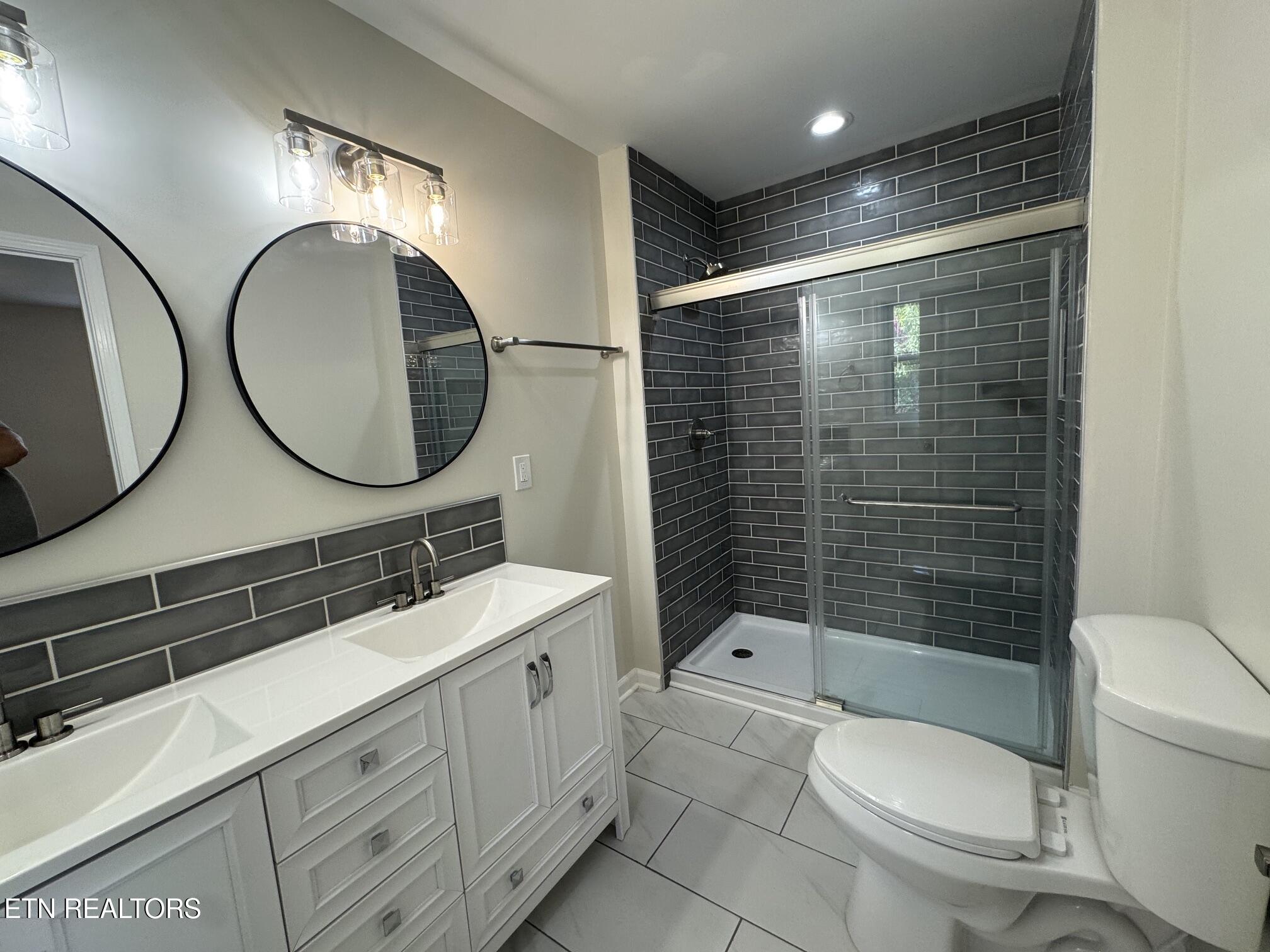 403 Hickory Street Clinton TN 37716