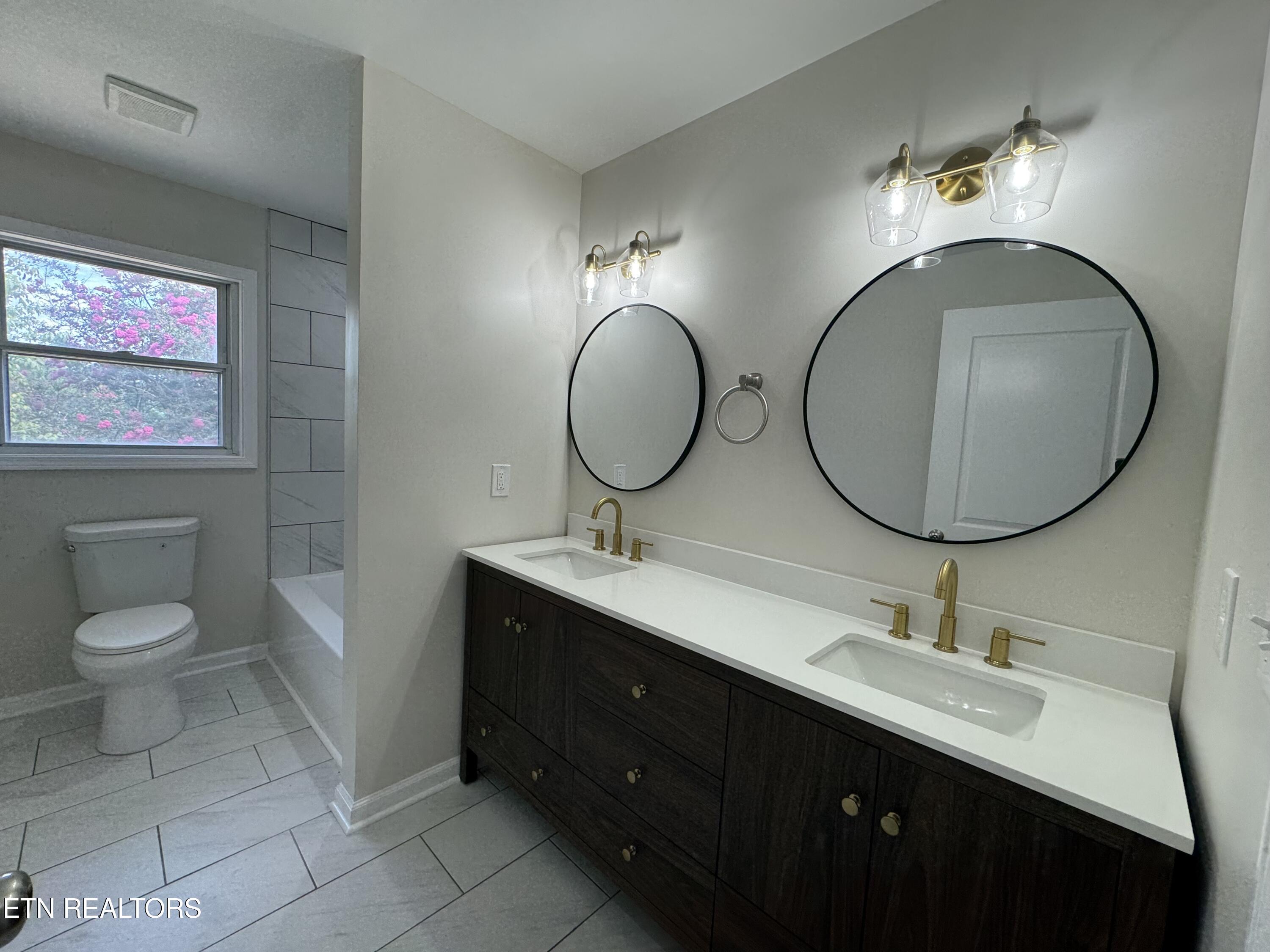 403 Hickory Street Clinton TN 37716