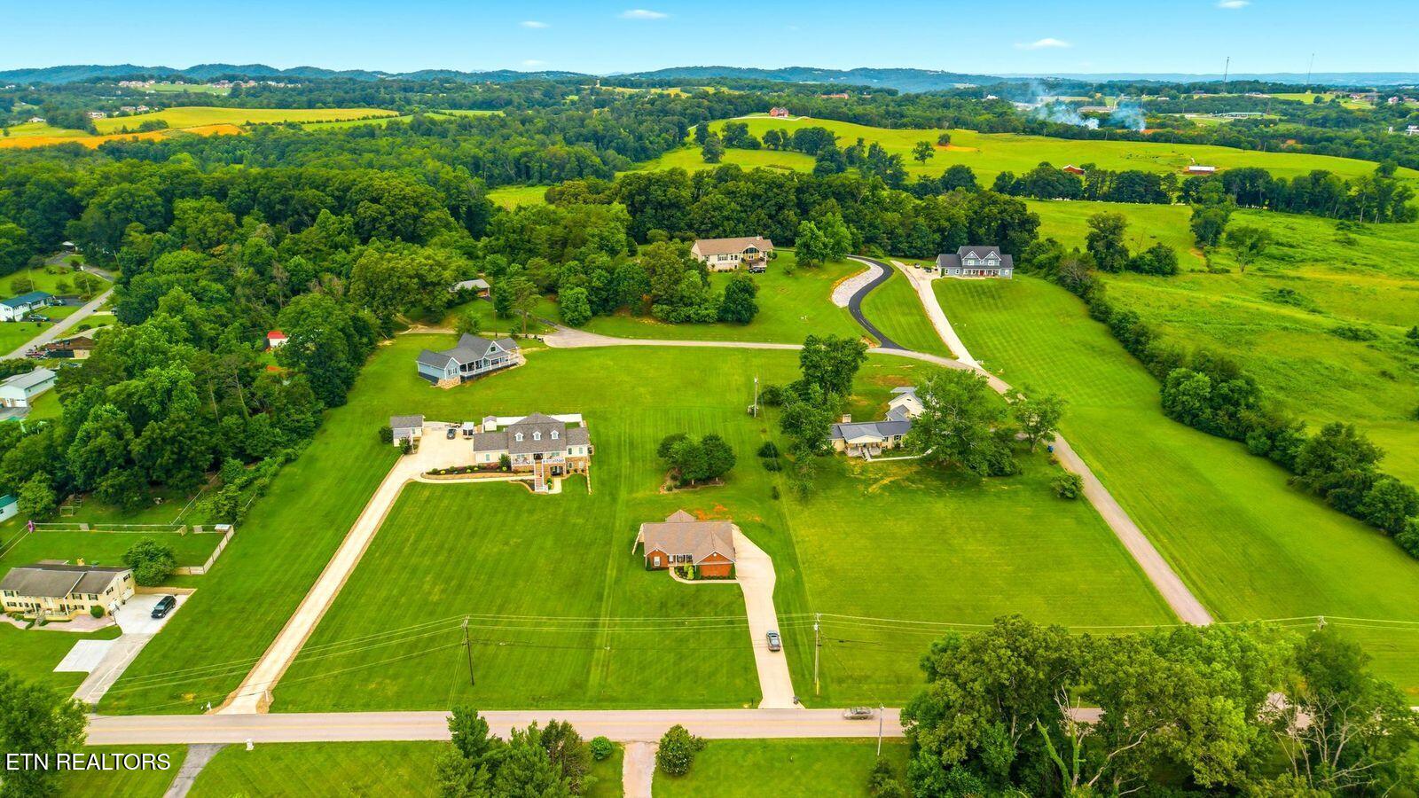 852 Isabell Drive Dandridge TN 37725