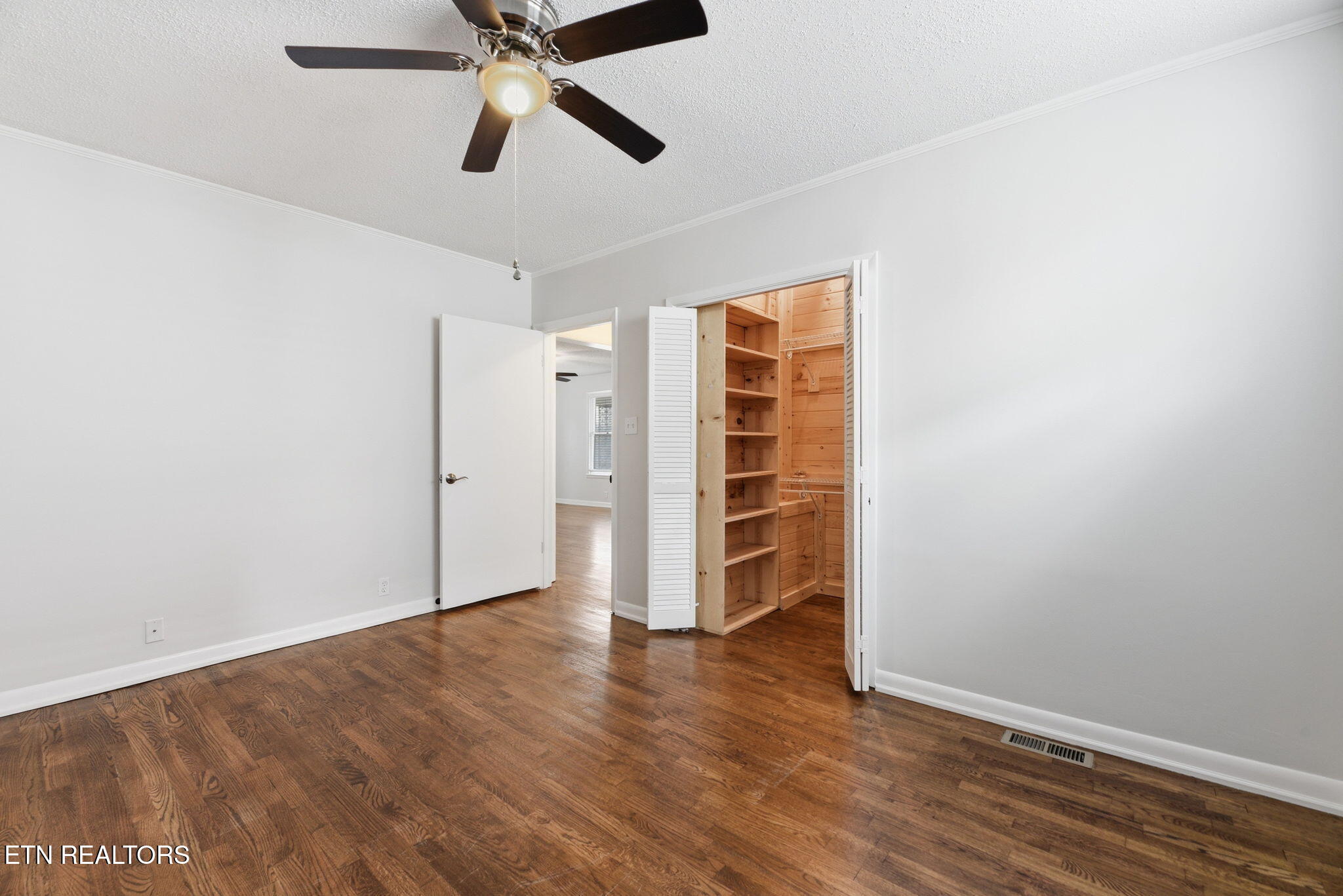 409 W 1st Avenue Lenoir City TN 37771