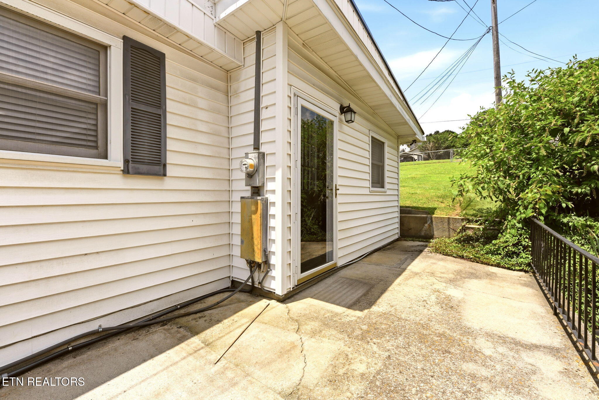 409 W 1st Avenue Lenoir City TN 37771