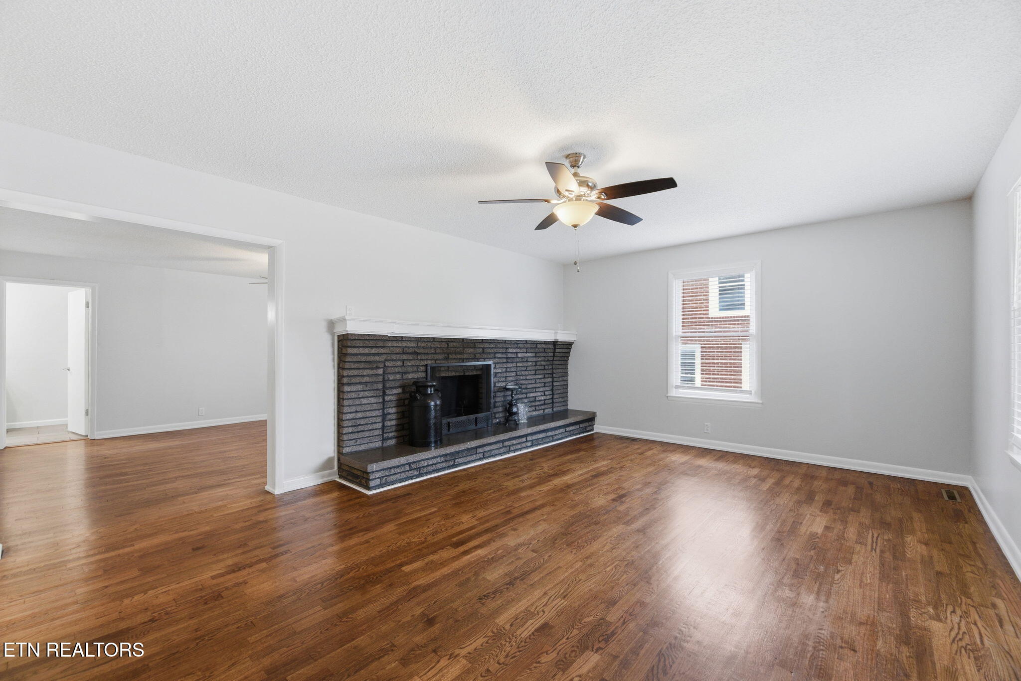 409 W 1st Avenue Lenoir City TN 37771