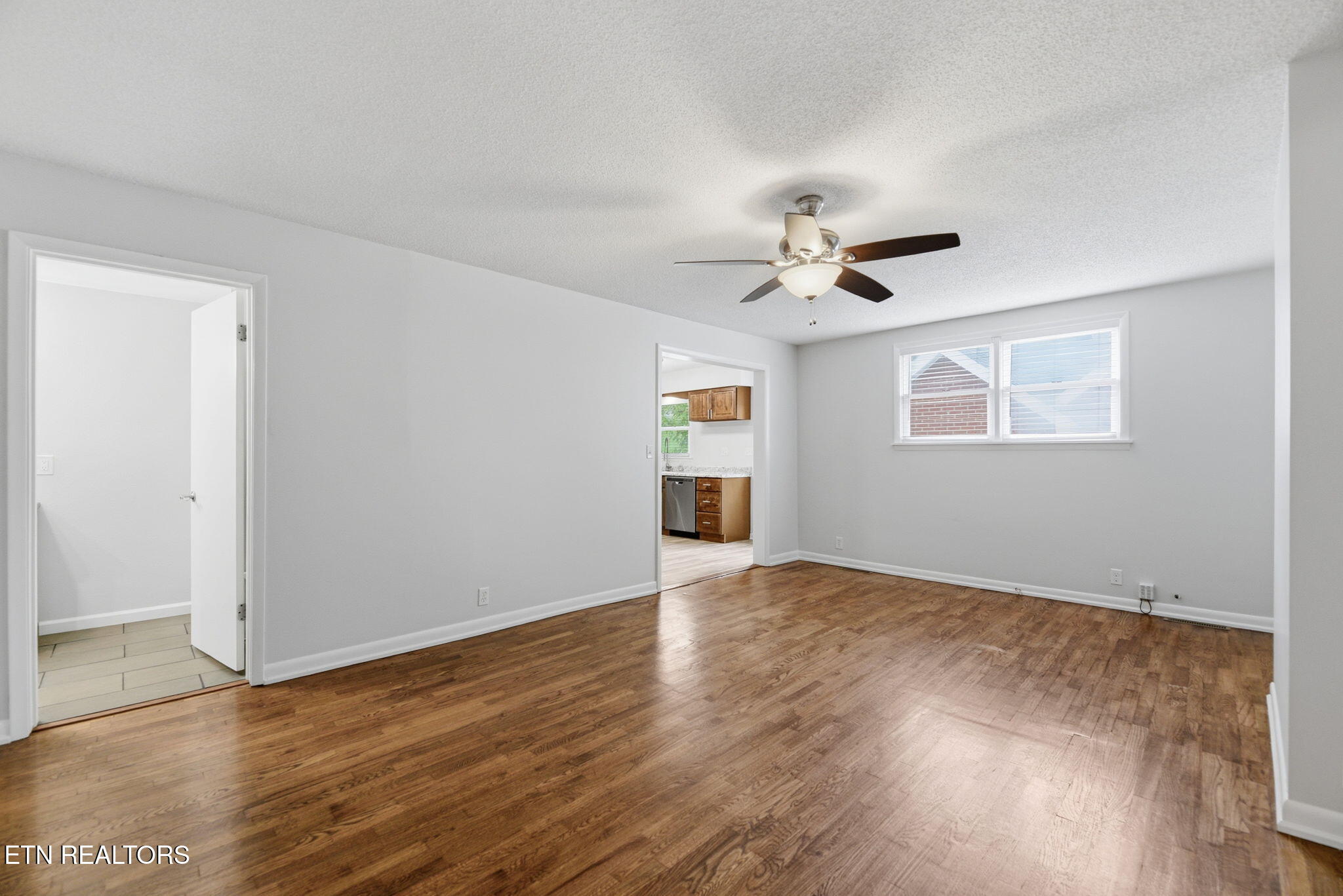 409 W 1st Avenue Lenoir City TN 37771