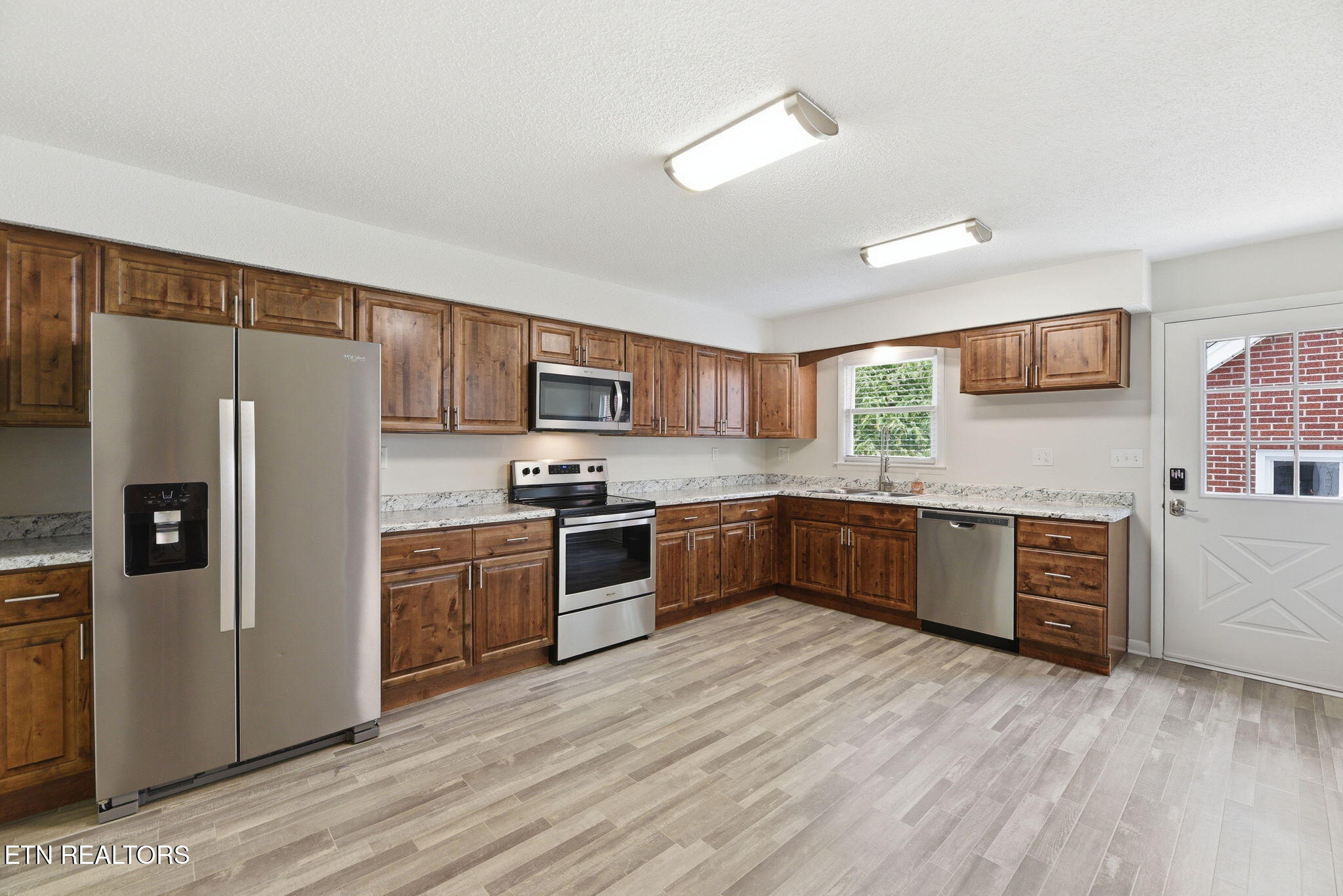 409 W 1st Avenue Lenoir City TN 37771