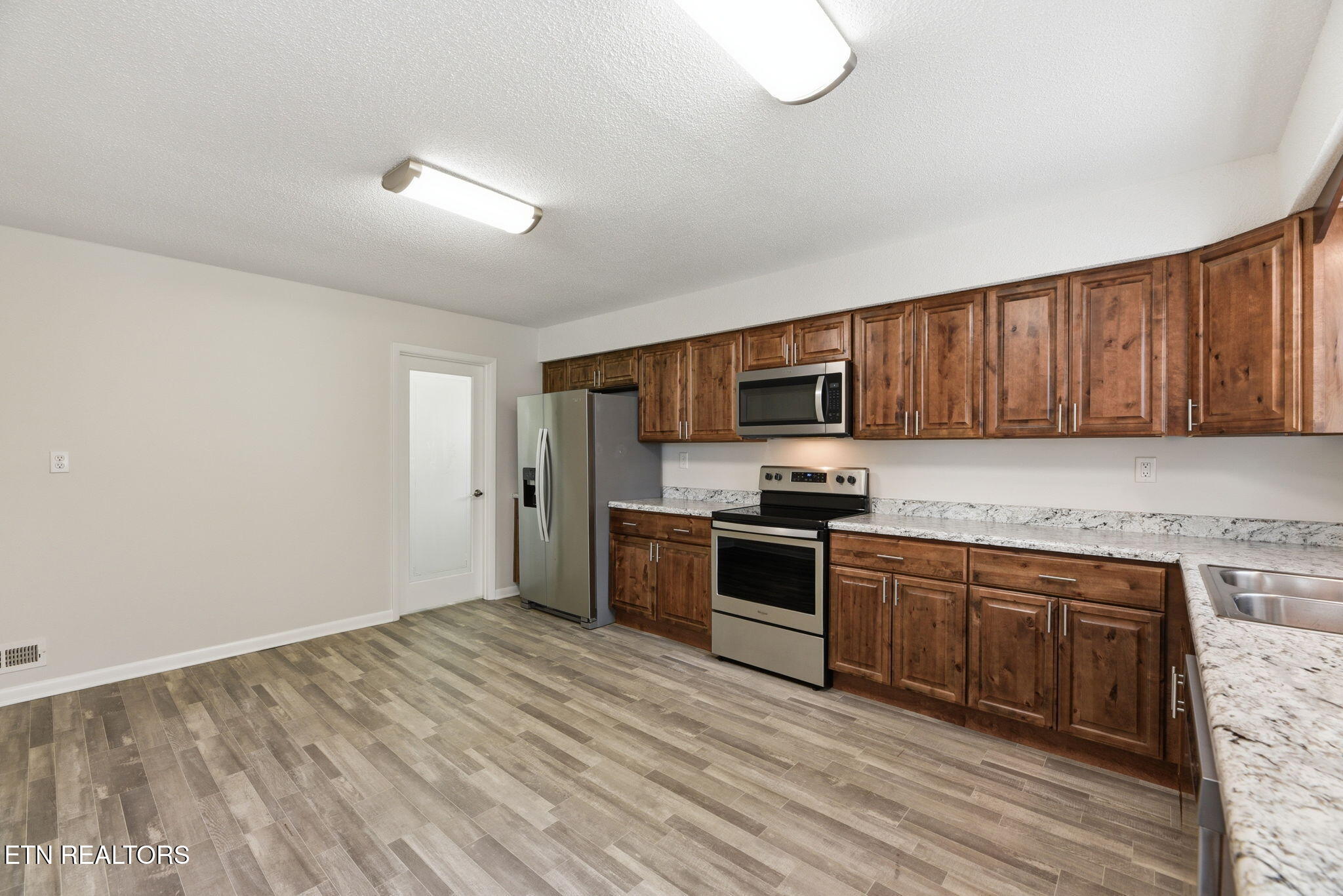 409 W 1st Avenue Lenoir City TN 37771