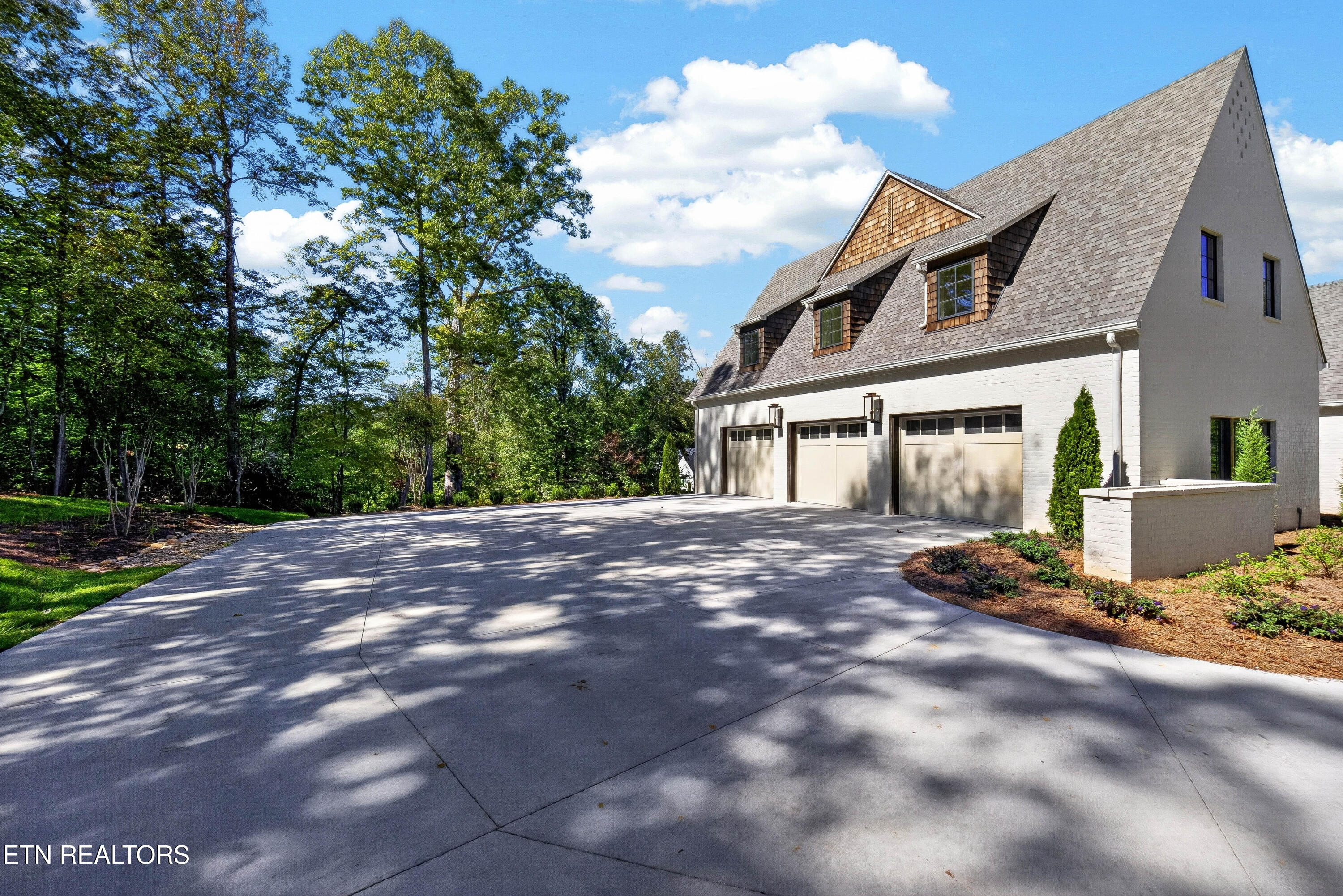 2437 Woodland Reserve Lane Knoxville TN 37919