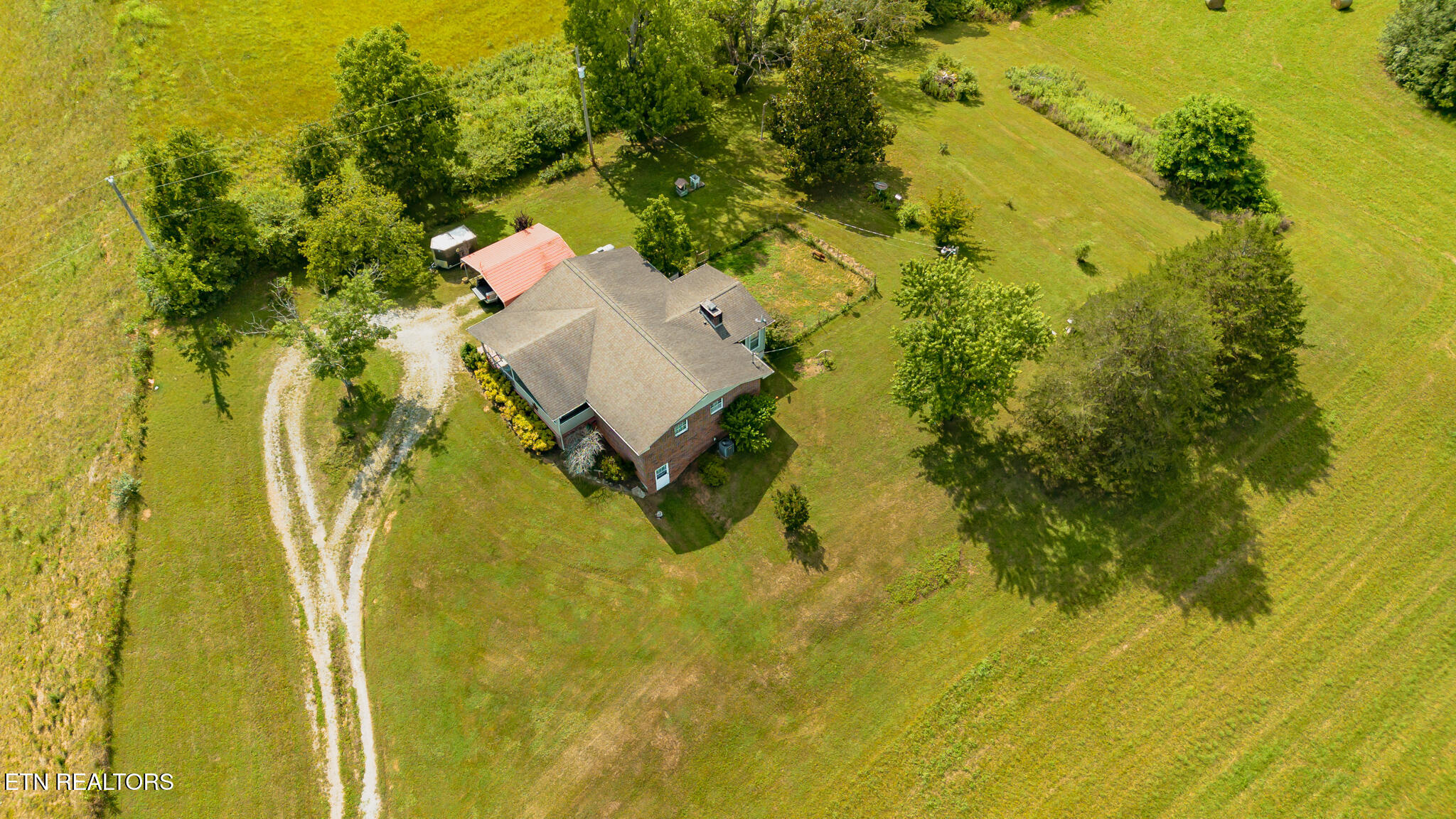 7686 Highway 63 Speedwell TN 37870