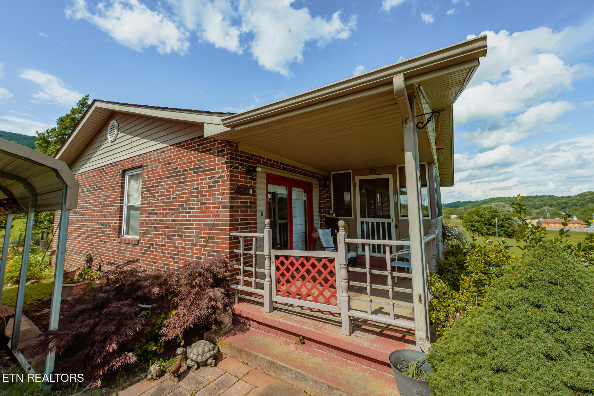 7686 Highway 63 Speedwell TN 37870