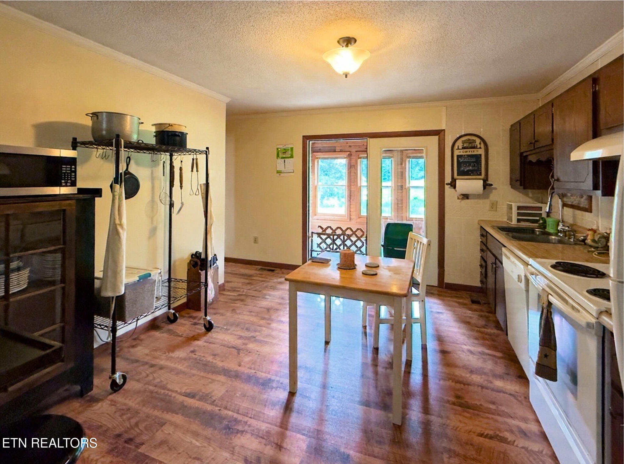 7686 Highway 63 Speedwell TN 37870