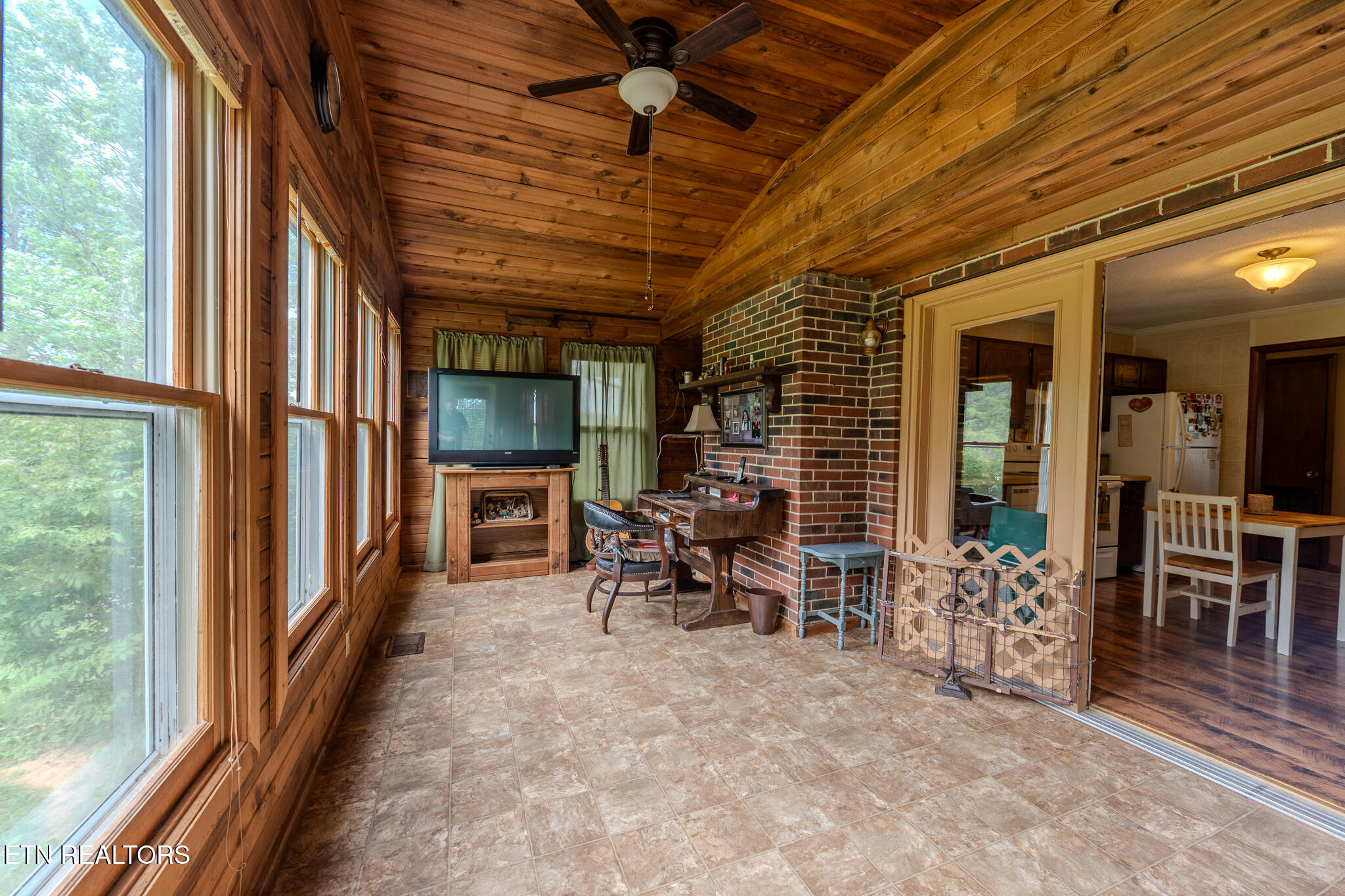 7686 Highway 63 Speedwell TN 37870