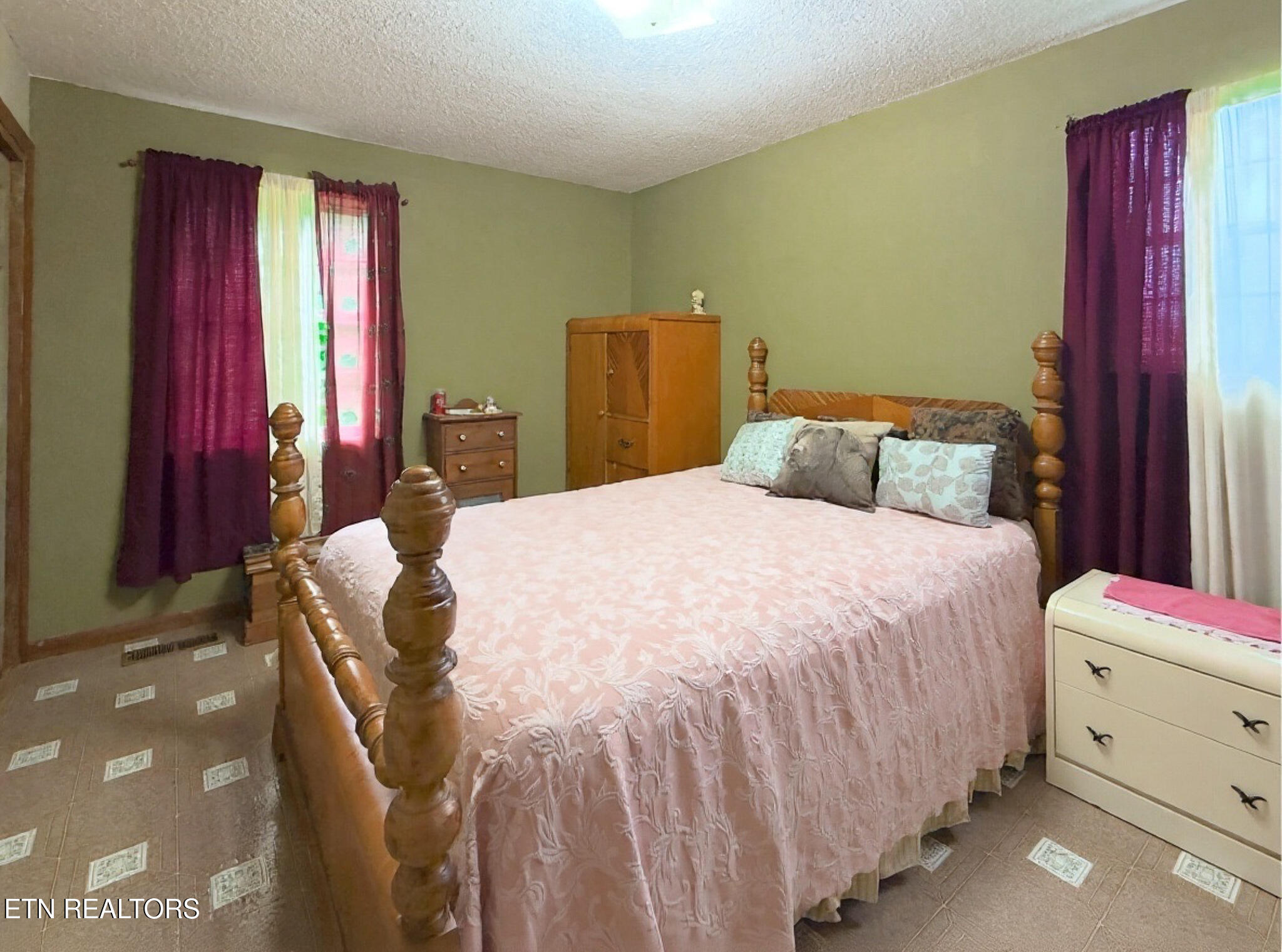 7686 Highway 63 Speedwell TN 37870