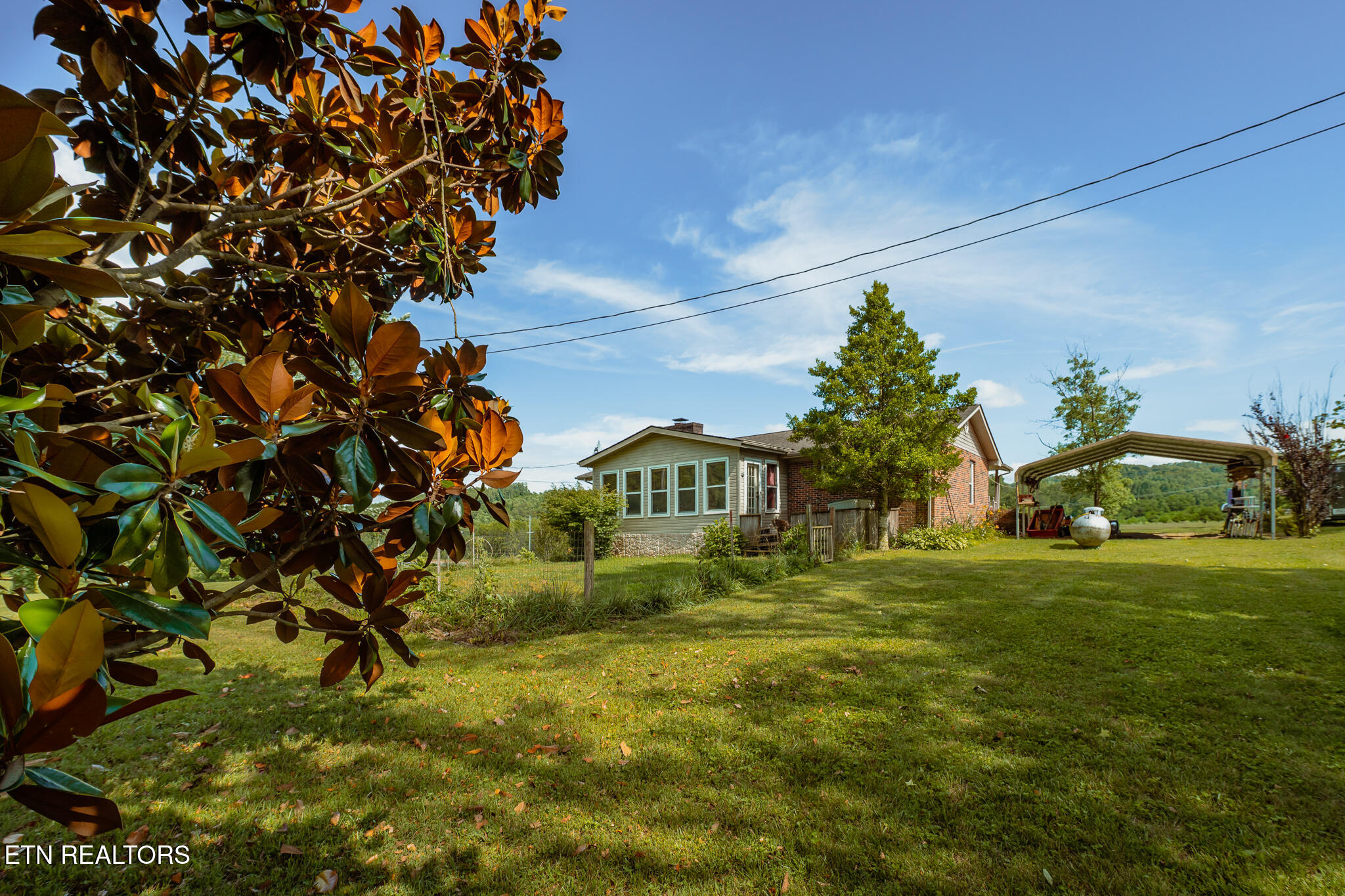 7686 Highway 63 Speedwell TN 37870