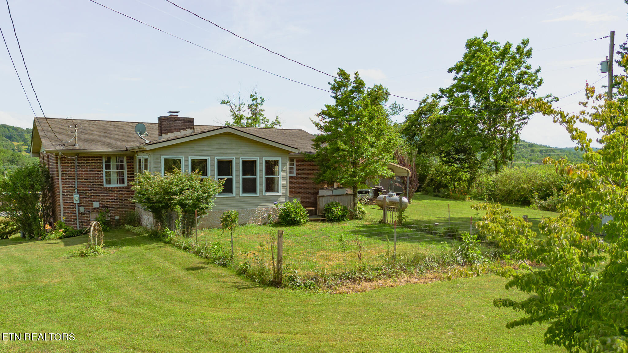 7686 Highway 63 Speedwell TN 37870