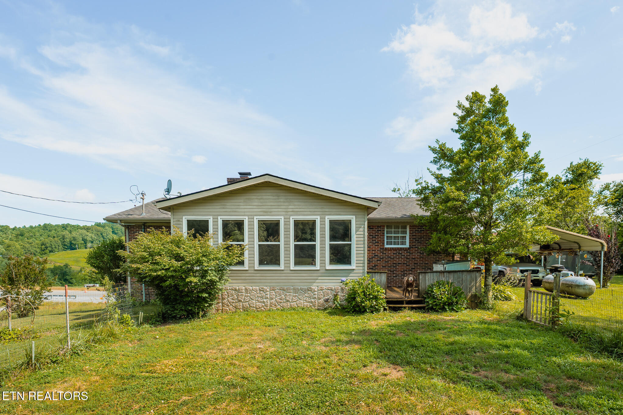 7686 Highway 63 Speedwell TN 37870