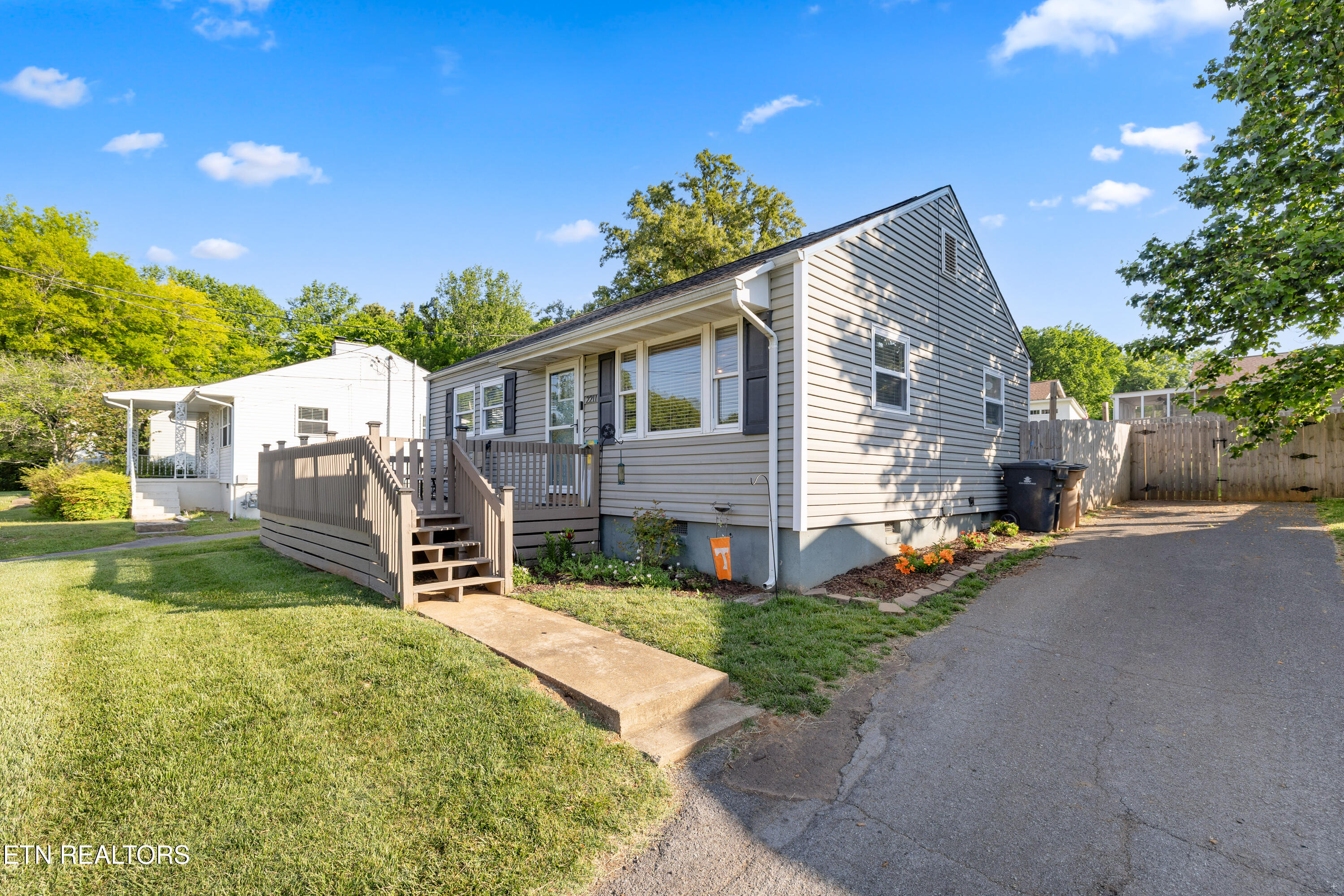 2211 Peachtree Street Knoxville TN 37920
