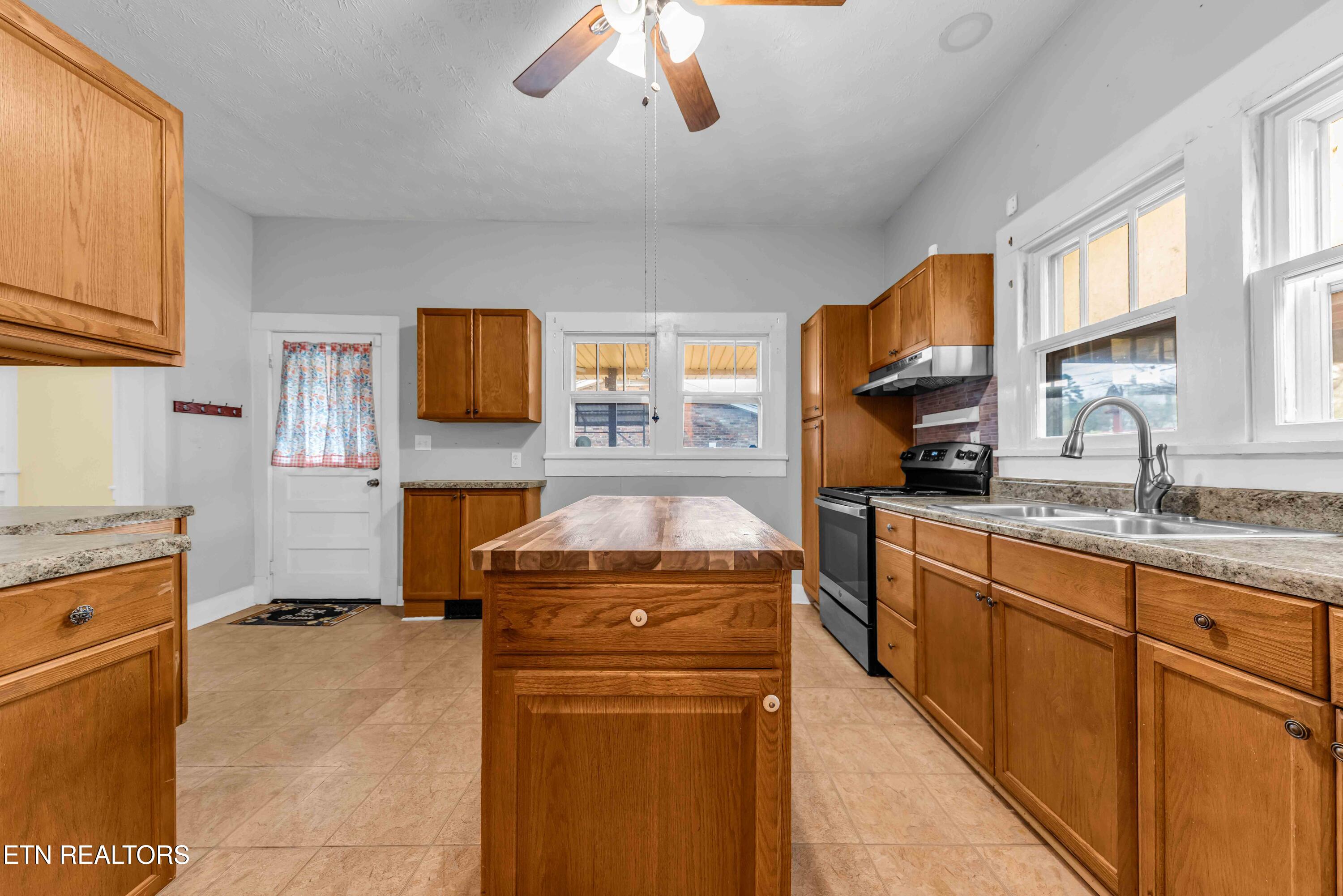2415 Holbrook Drive Knoxville TN 37918