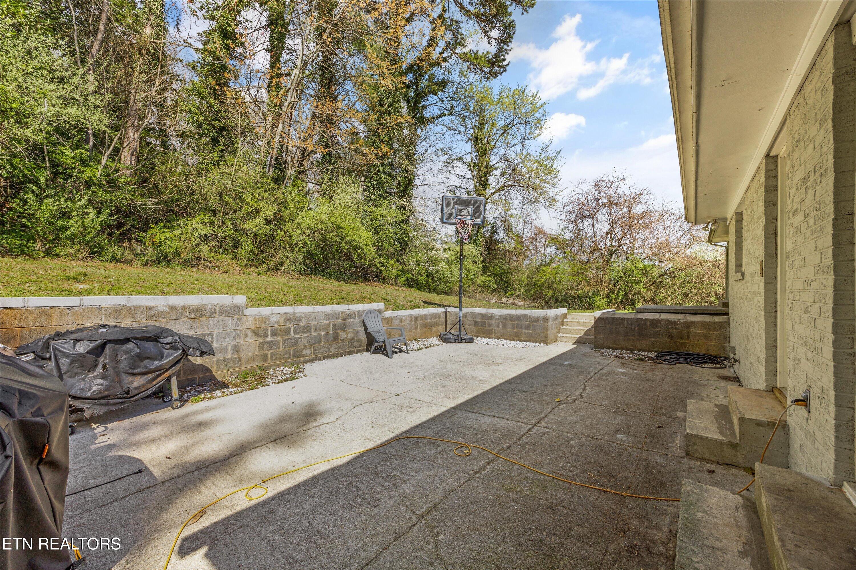 102 Canterbury Road Oak Ridge TN 37830