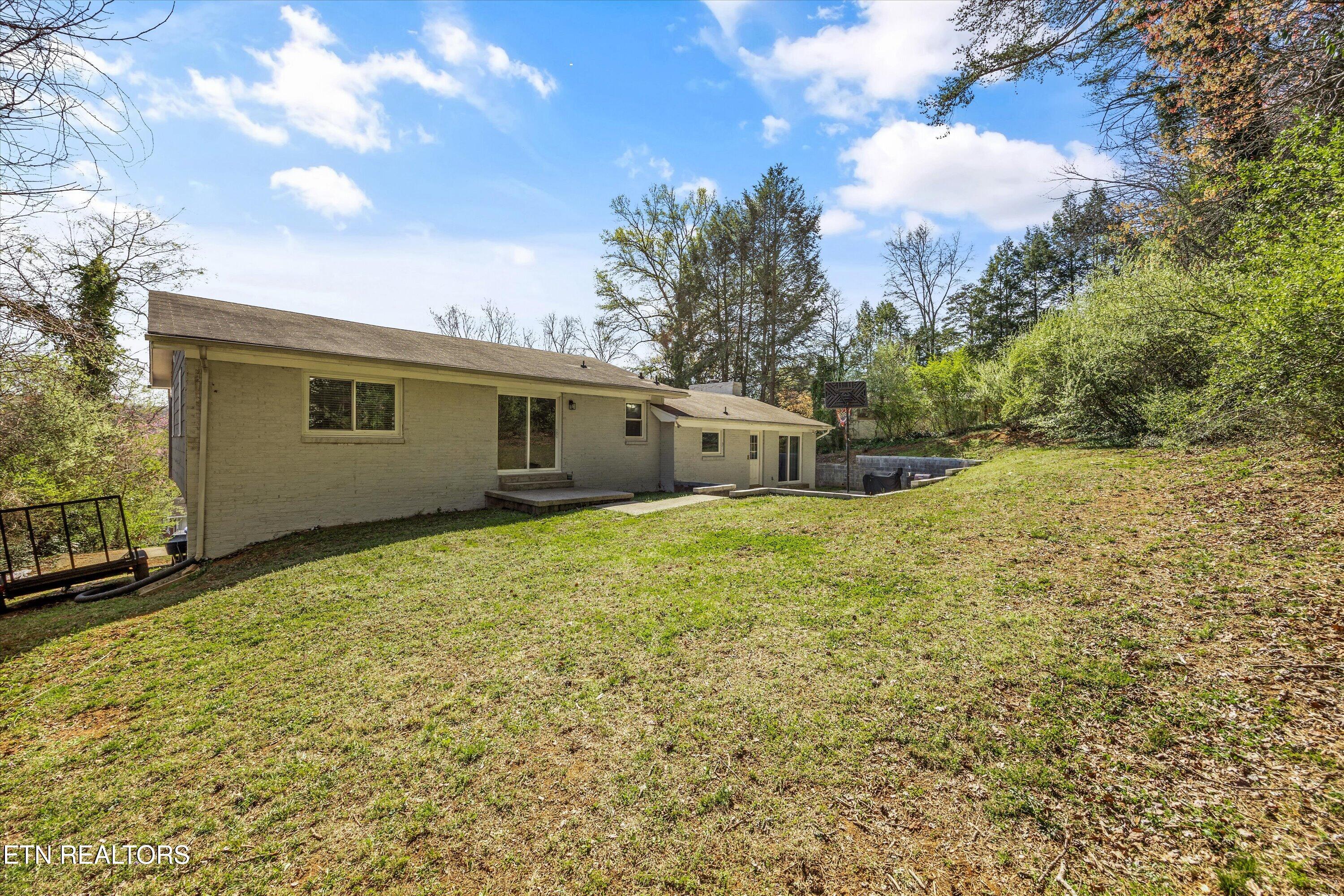102 Canterbury Road Oak Ridge TN 37830