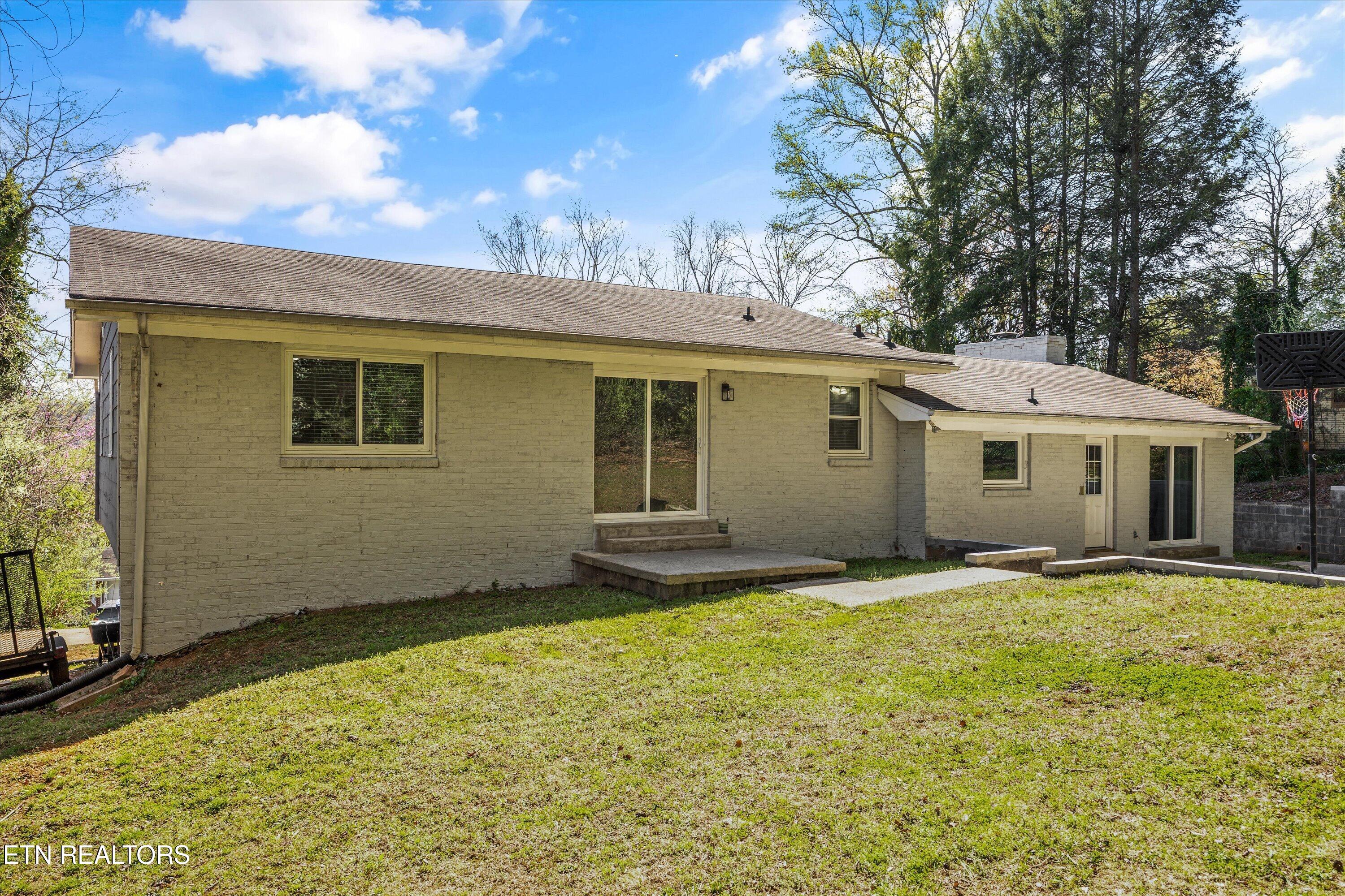 102 Canterbury Road Oak Ridge TN 37830