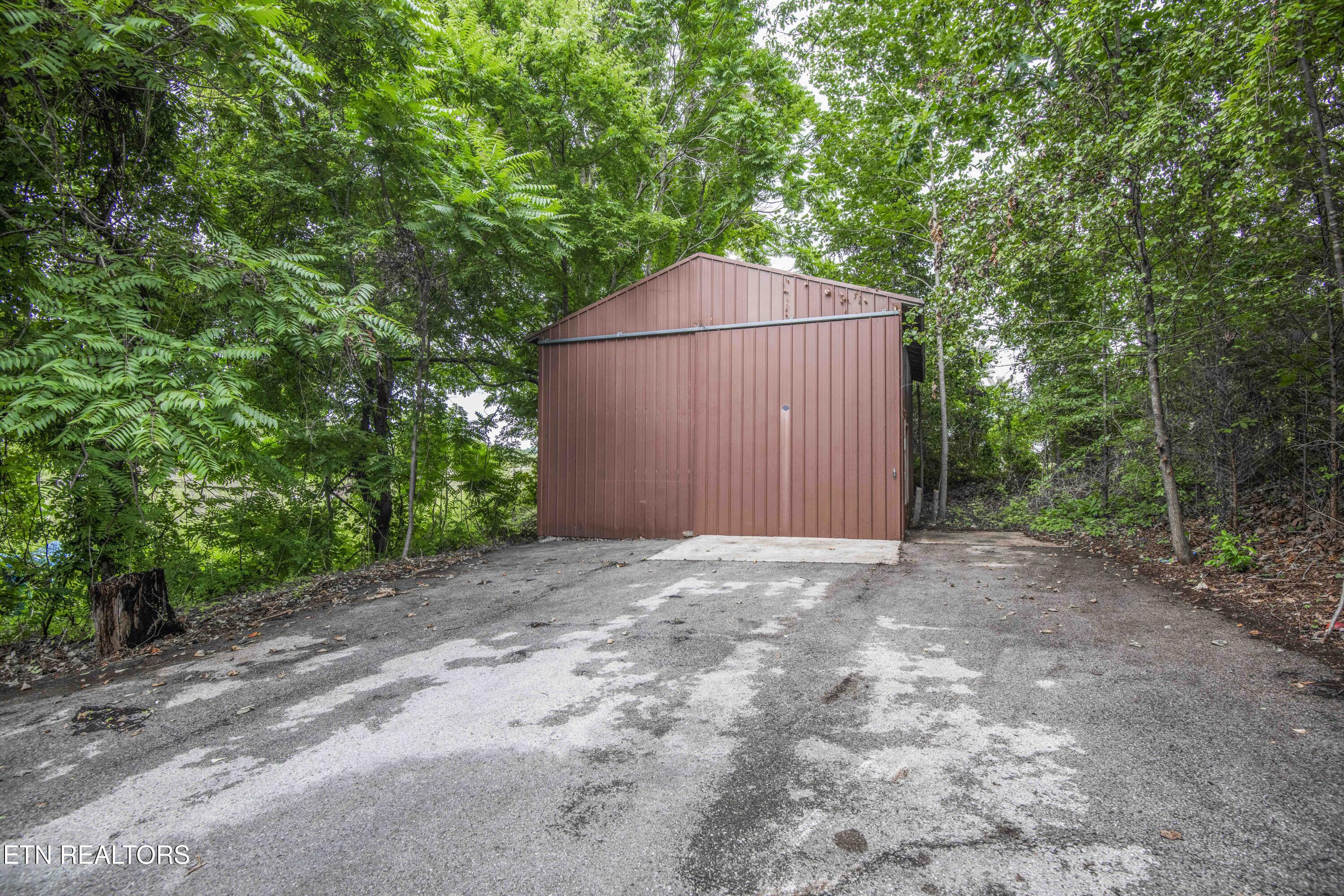 285 Vanover Lane Jacksboro TN 37757