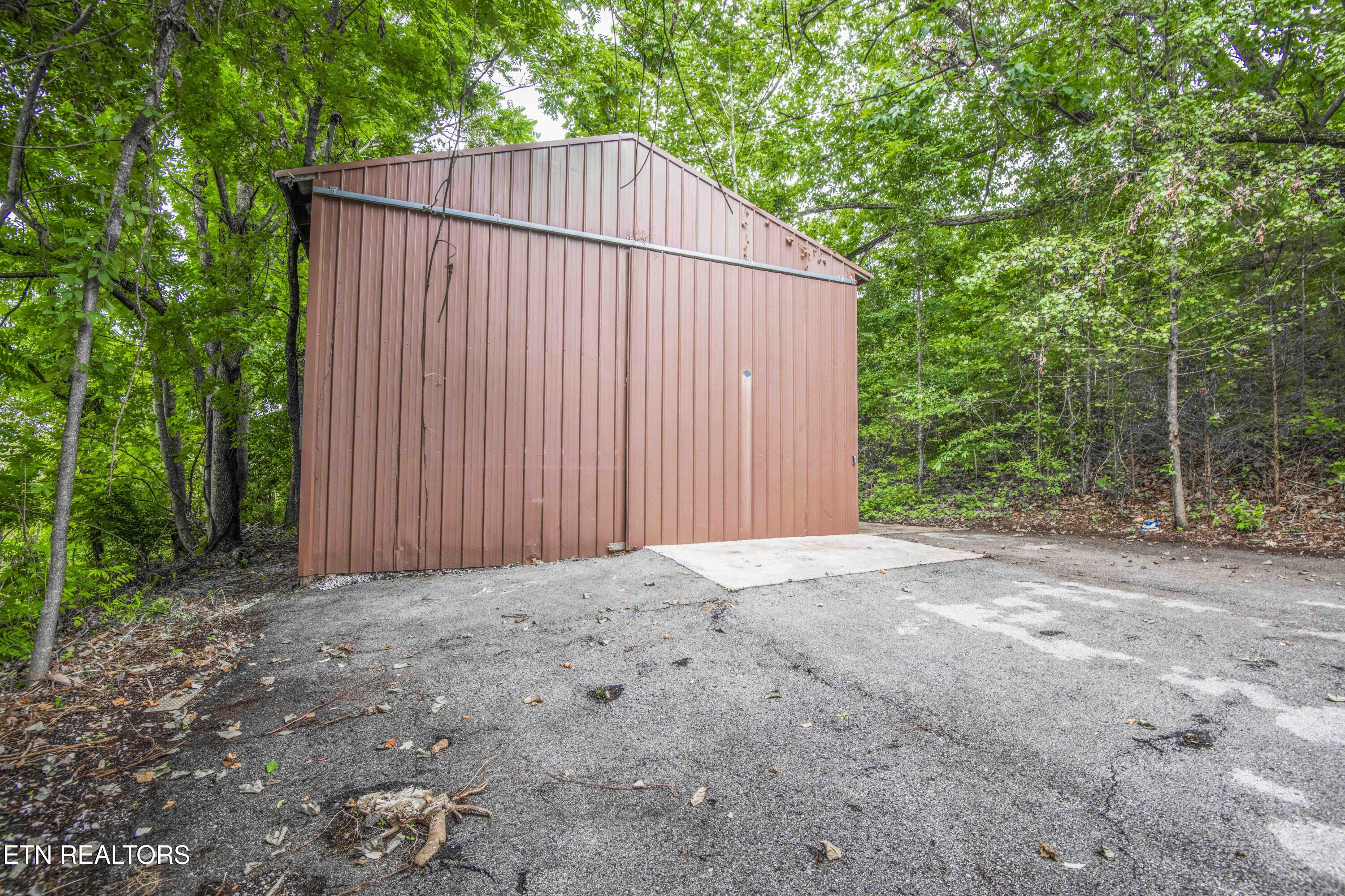 285 Vanover Lane Jacksboro TN 37757