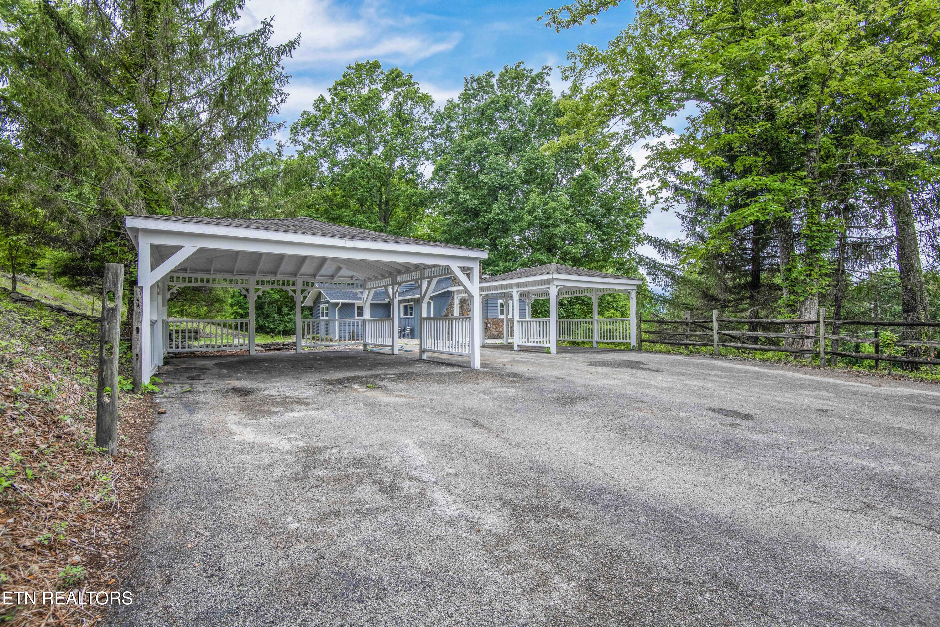 285 Vanover Lane Jacksboro TN 37757
