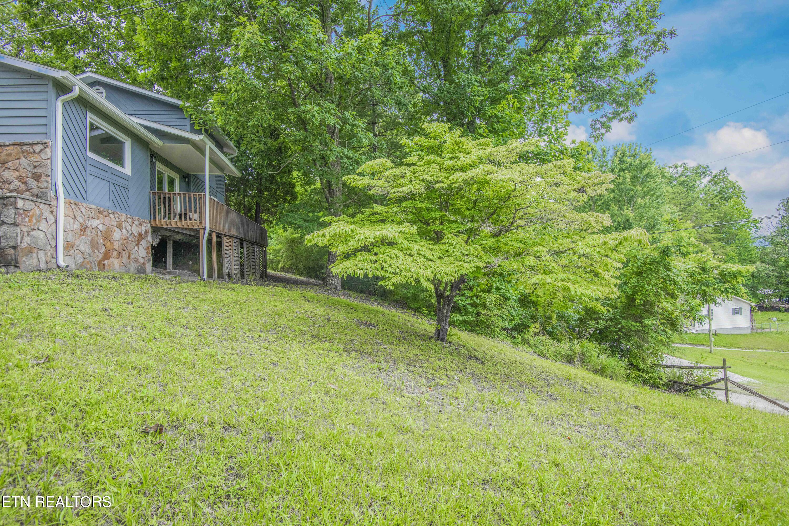 285 Vanover Lane Jacksboro TN 37757