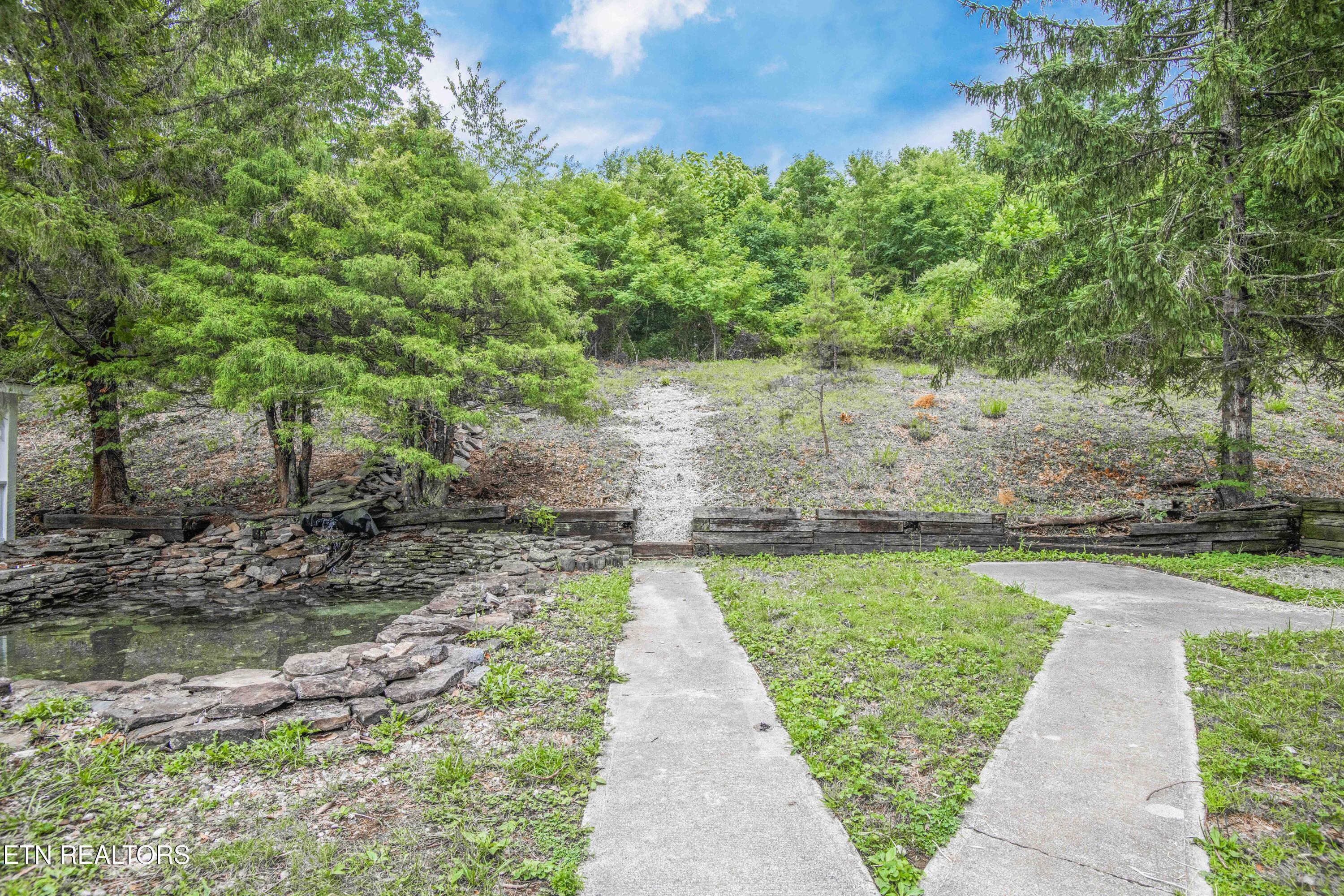 285 Vanover Lane Jacksboro TN 37757