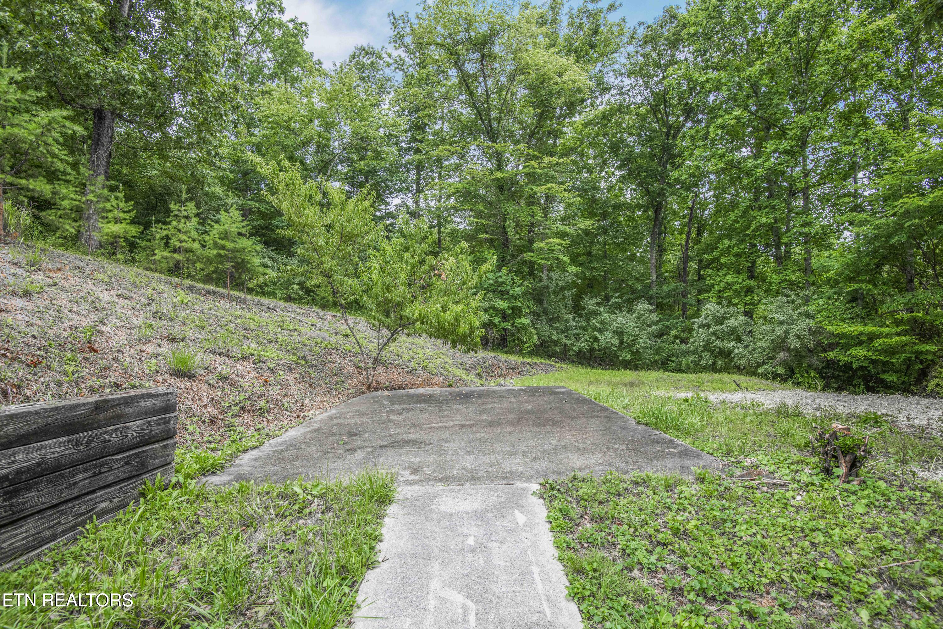 285 Vanover Lane Jacksboro TN 37757