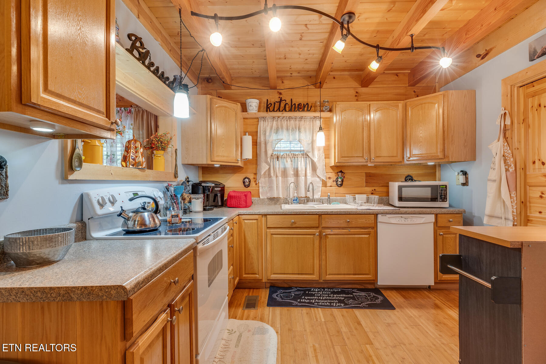 1121 Turkey Ridge Way Seymour TN 37865