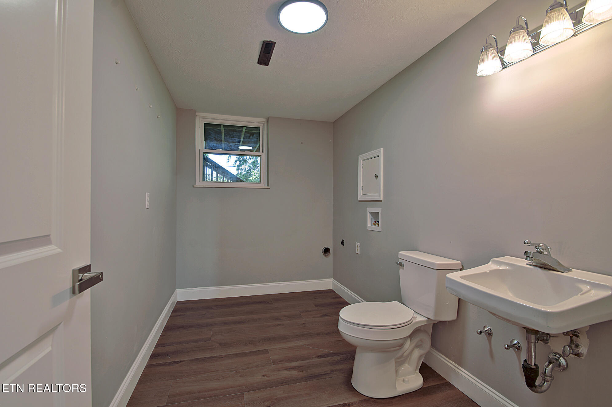 7704 Whitcomb Road Powell TN 37849