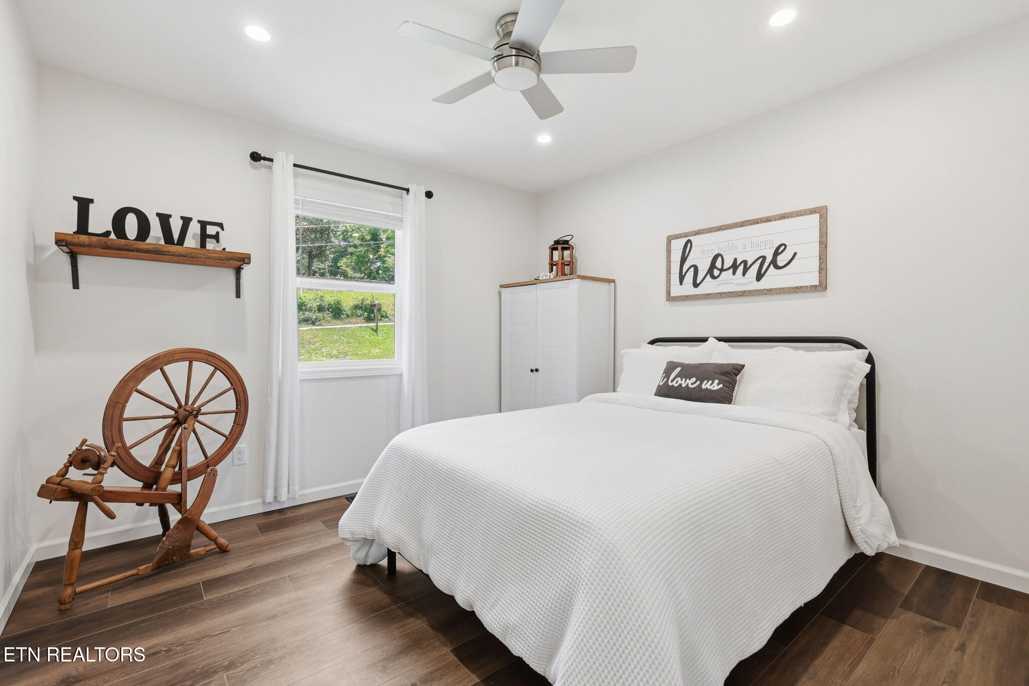 412 W Hemlock Street Lafollette TN 37766