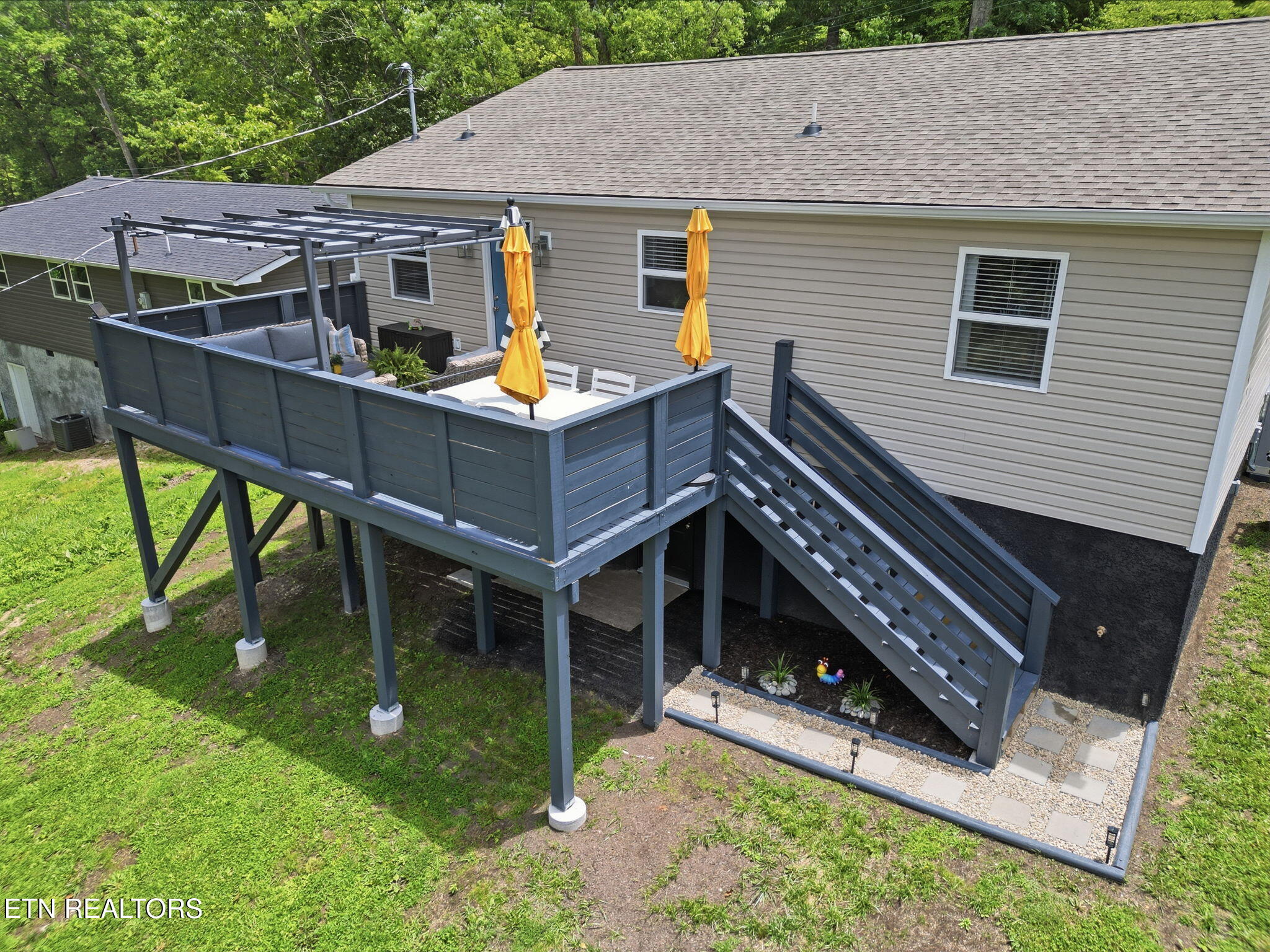 412 W Hemlock Street Lafollette TN 37766