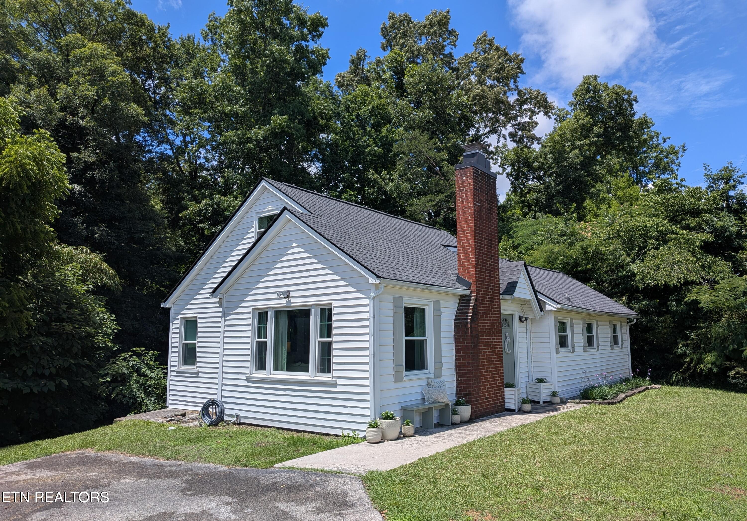 8135 Harmon Road Powell TN 37849
