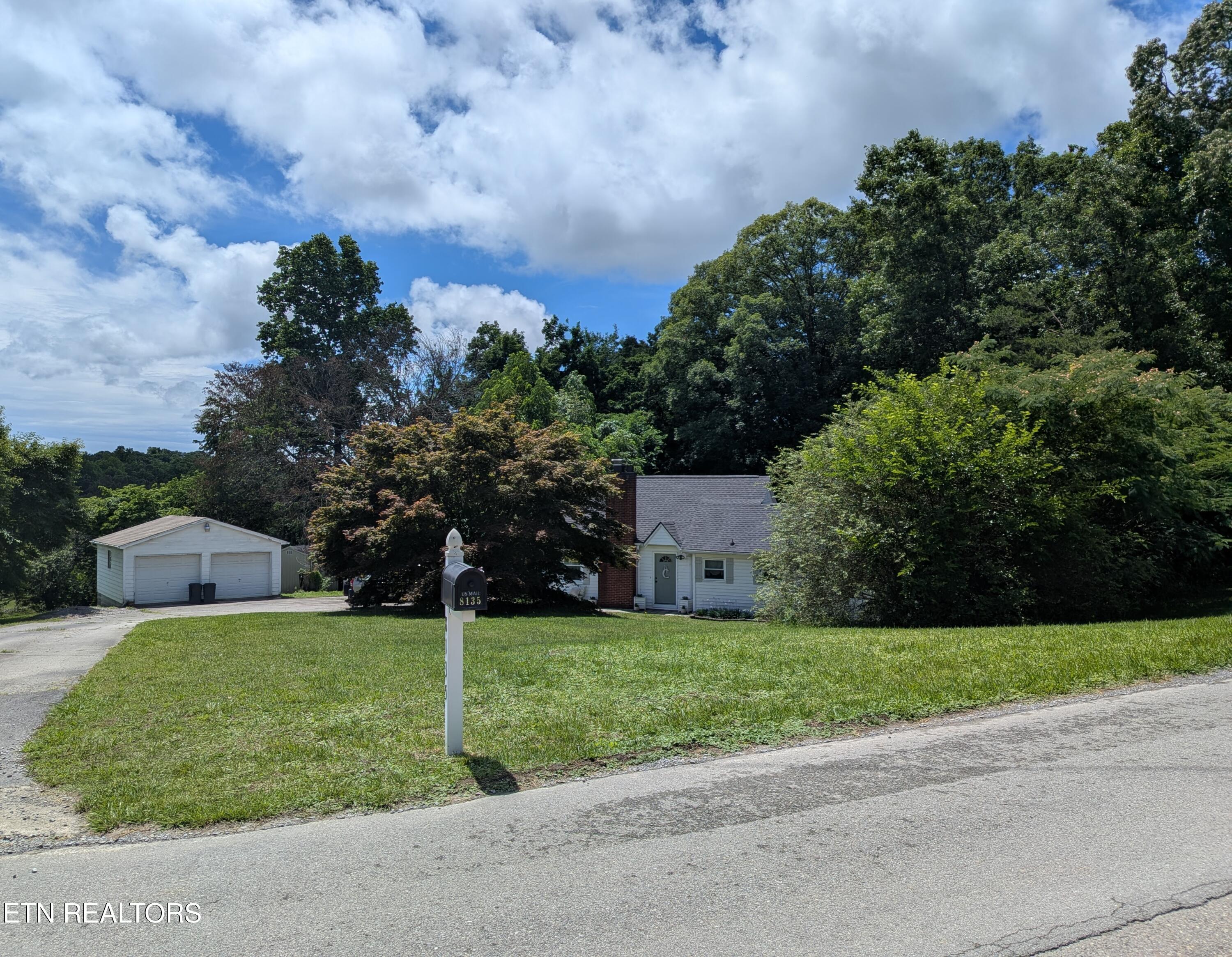 8135 Harmon Road Powell TN 37849