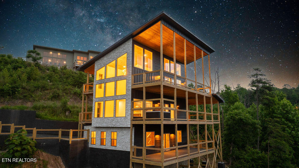 3225 Emerald Springs Loop Sevierville TN 37862