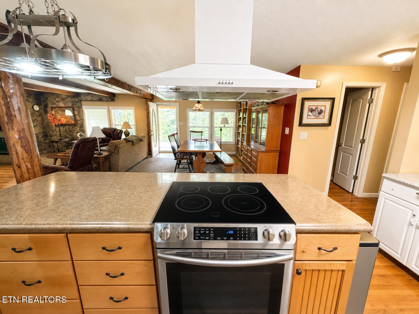 1869 E Old Topside Road Louisville TN 37777