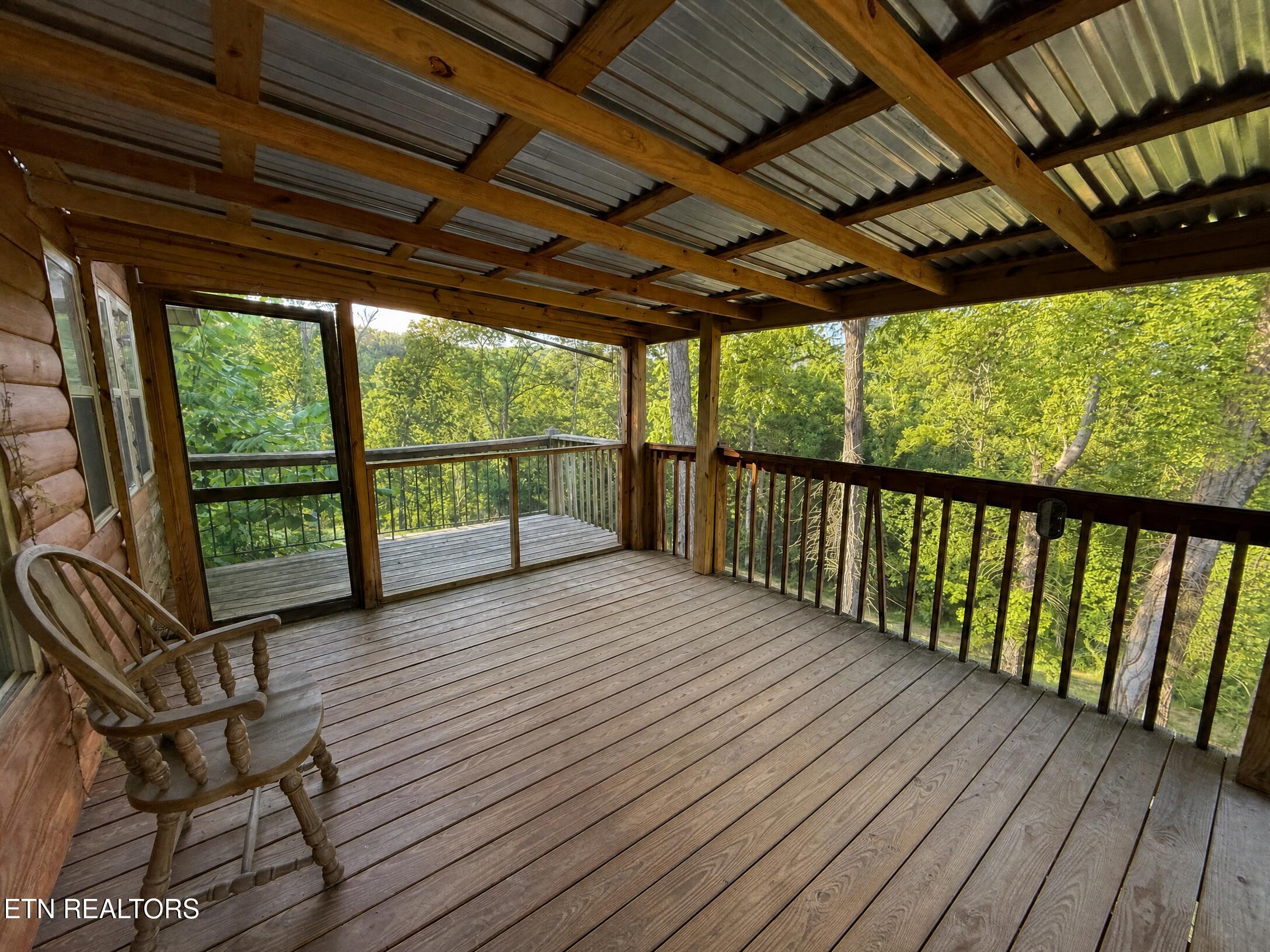 1869 E Old Topside Road Louisville TN 37777