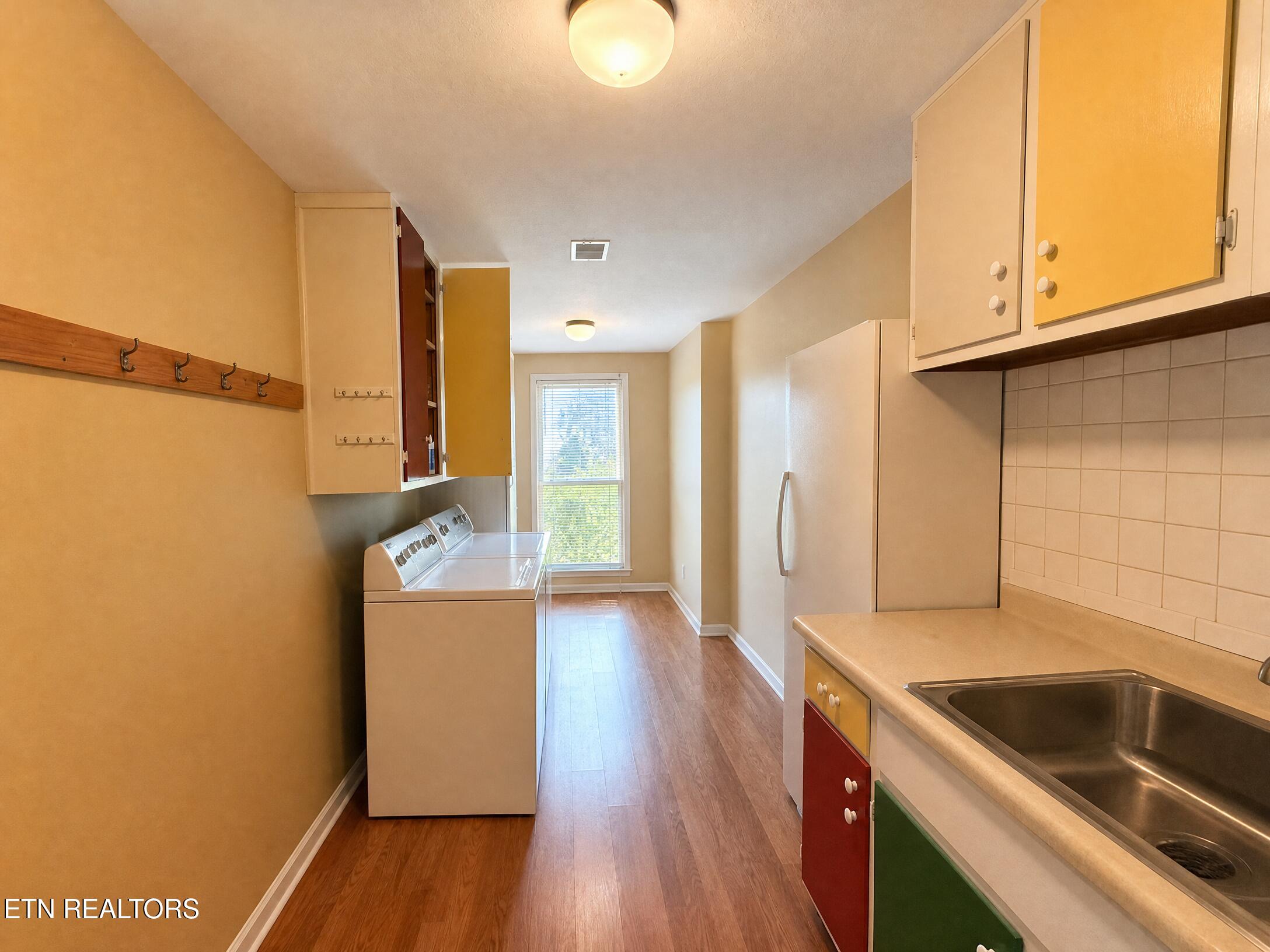 1869 E Old Topside Road Louisville TN 37777