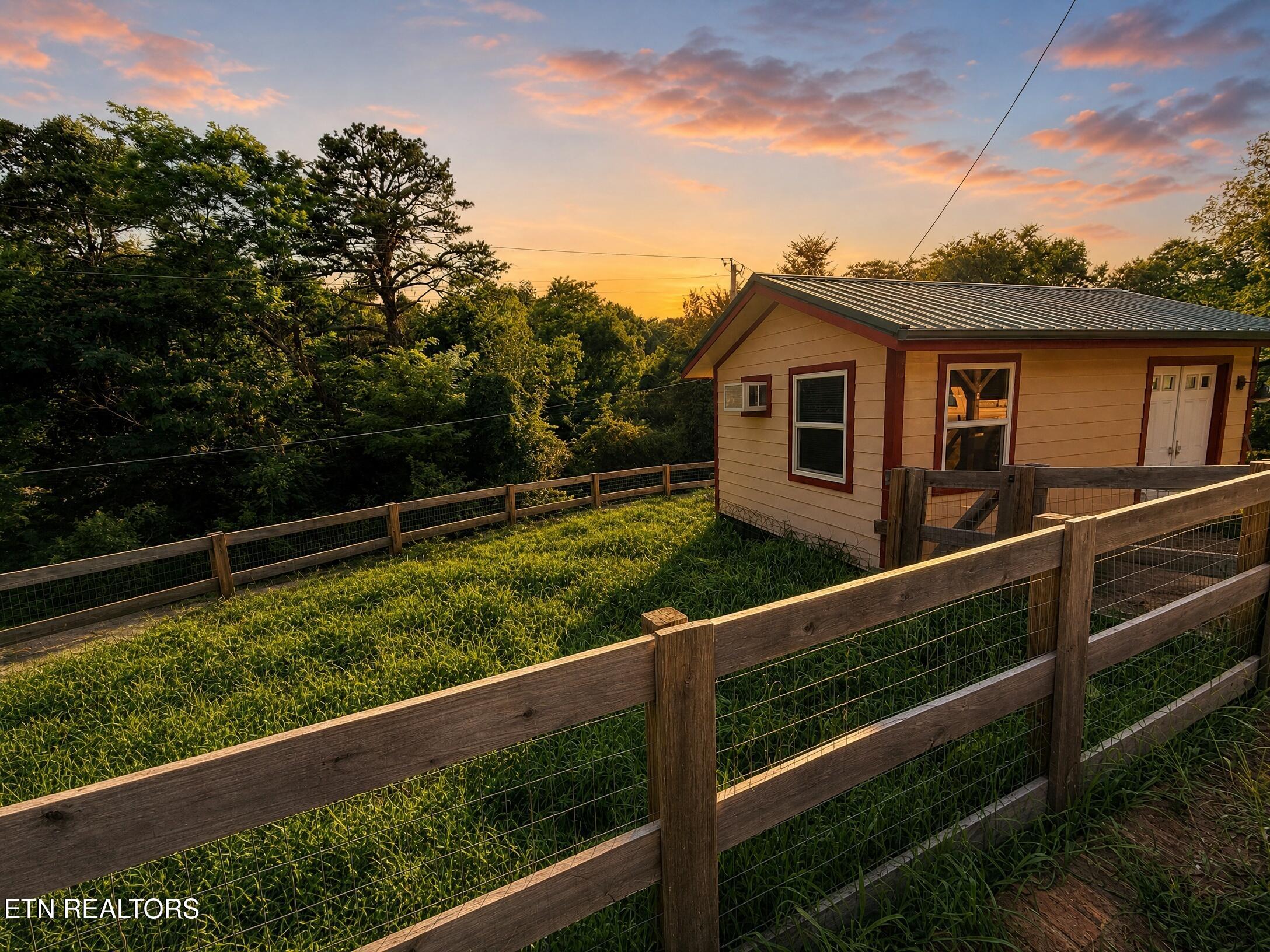 1869 E Old Topside Road Louisville TN 37777