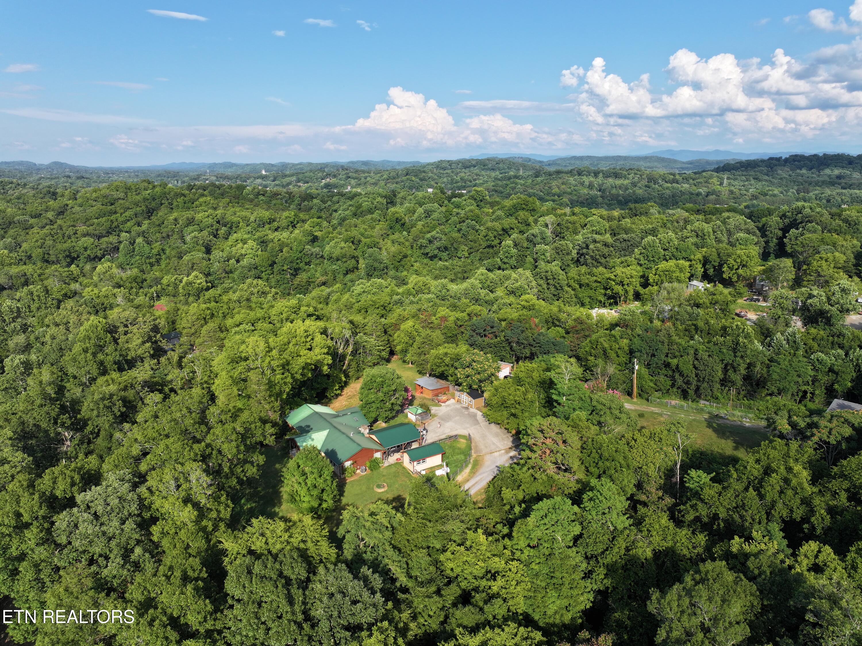 1869 E Old Topside Road Louisville TN 37777