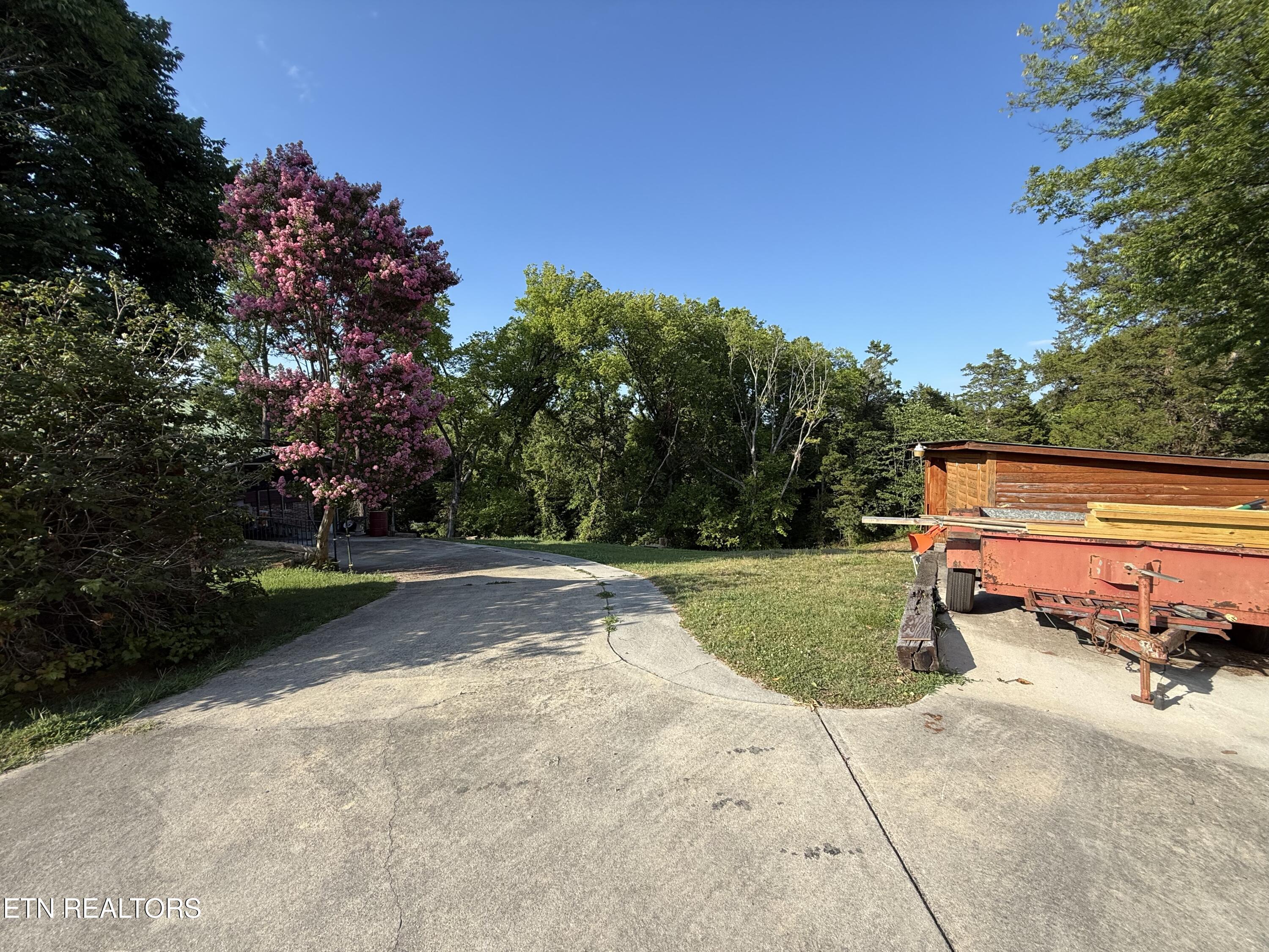 1869 E Old Topside Road Louisville TN 37777