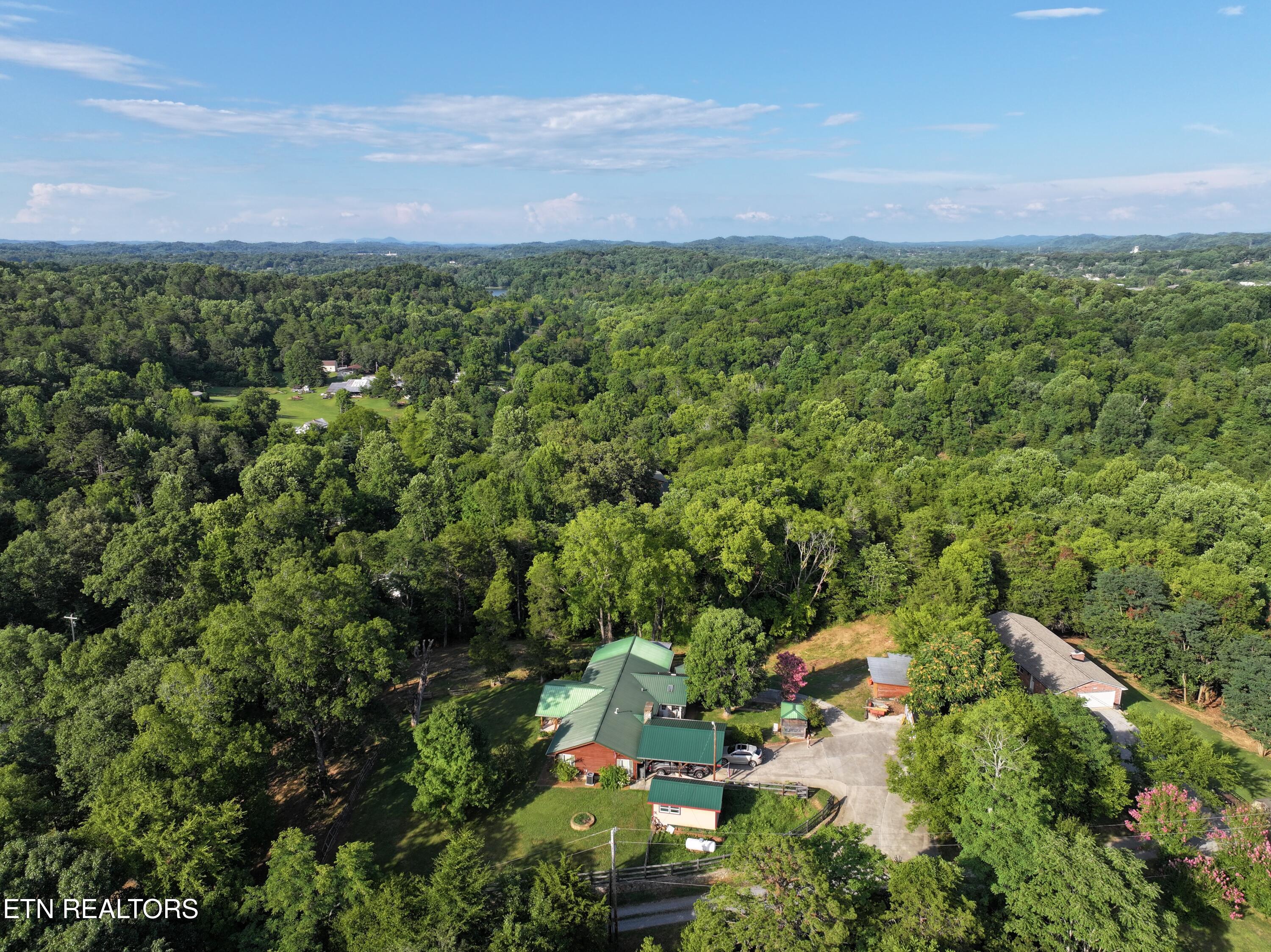1869 E Old Topside Road Louisville TN 37777